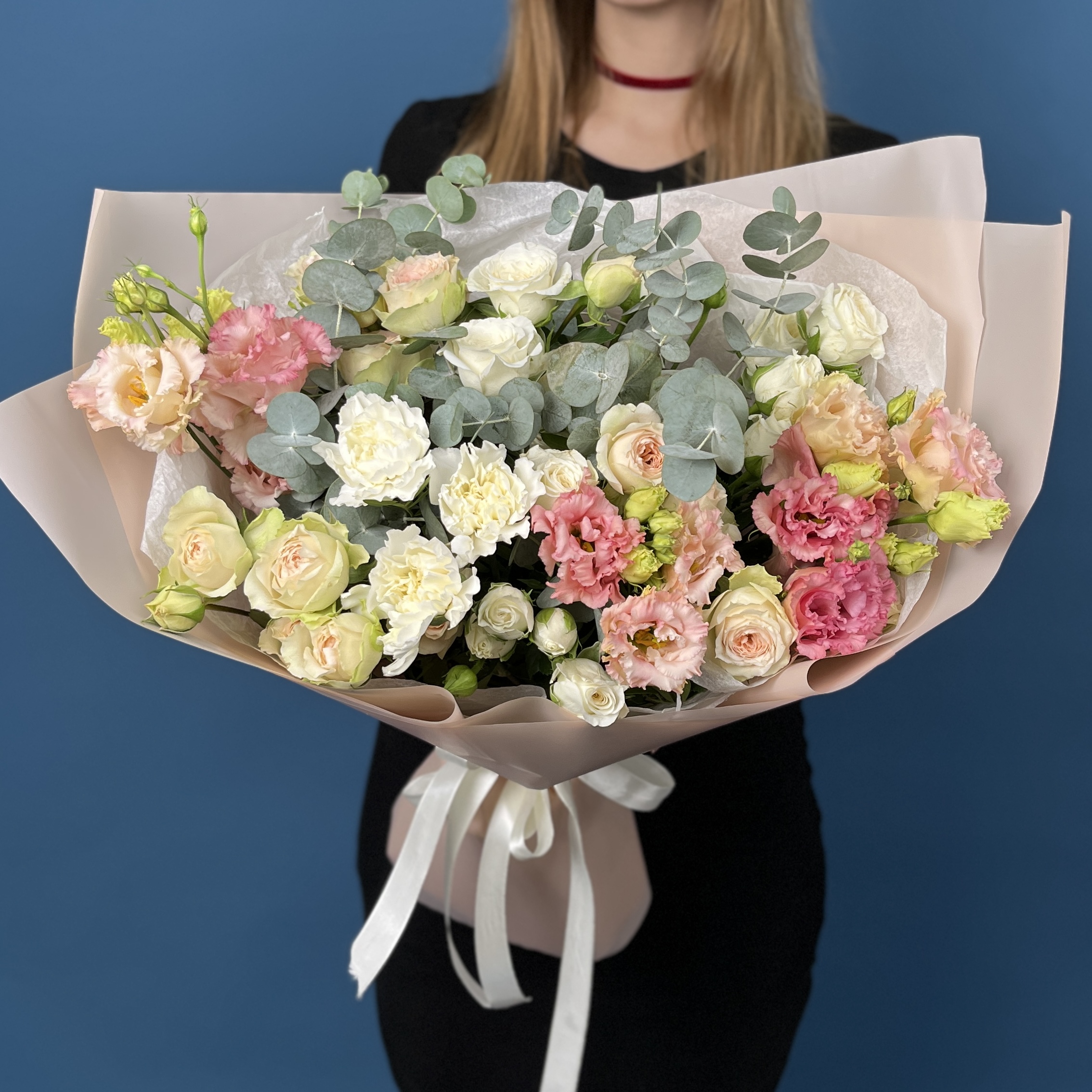 Букет с розами Искра Нежности