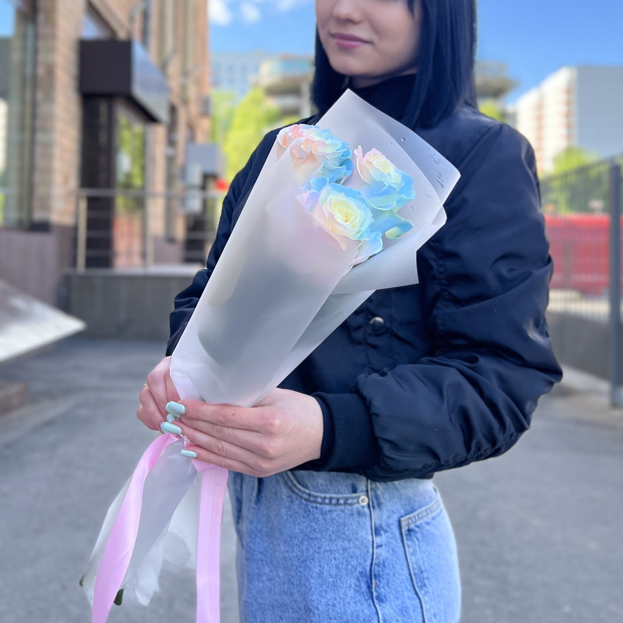 3 радужные розово-голубые розы 60 см