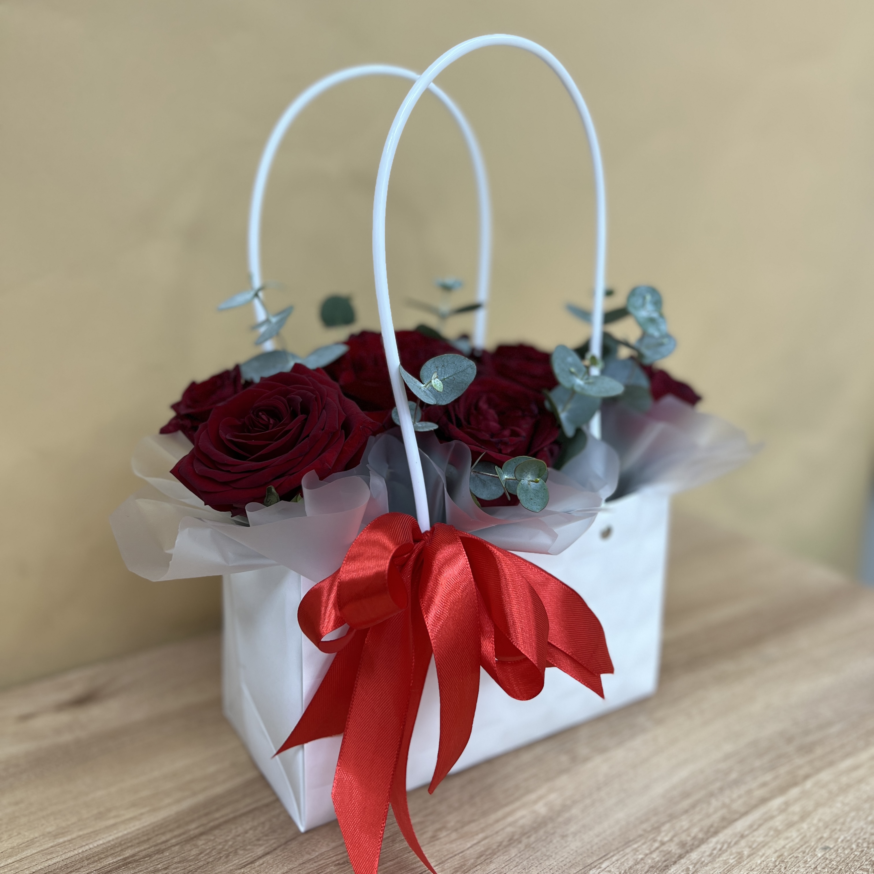 Букет дня в коробке Стильный Сюрприз