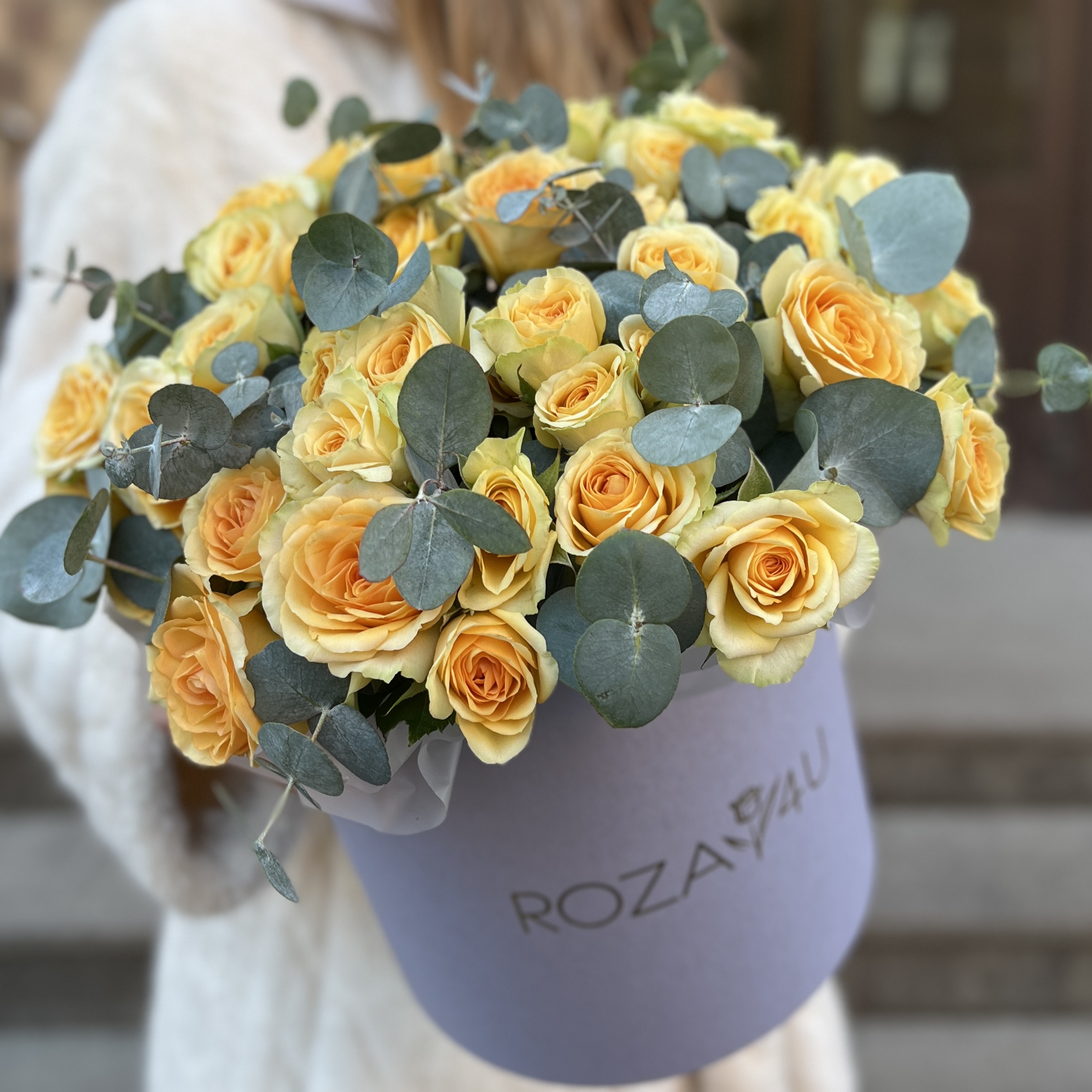 15 пионовидных роз Бандолера в коробке