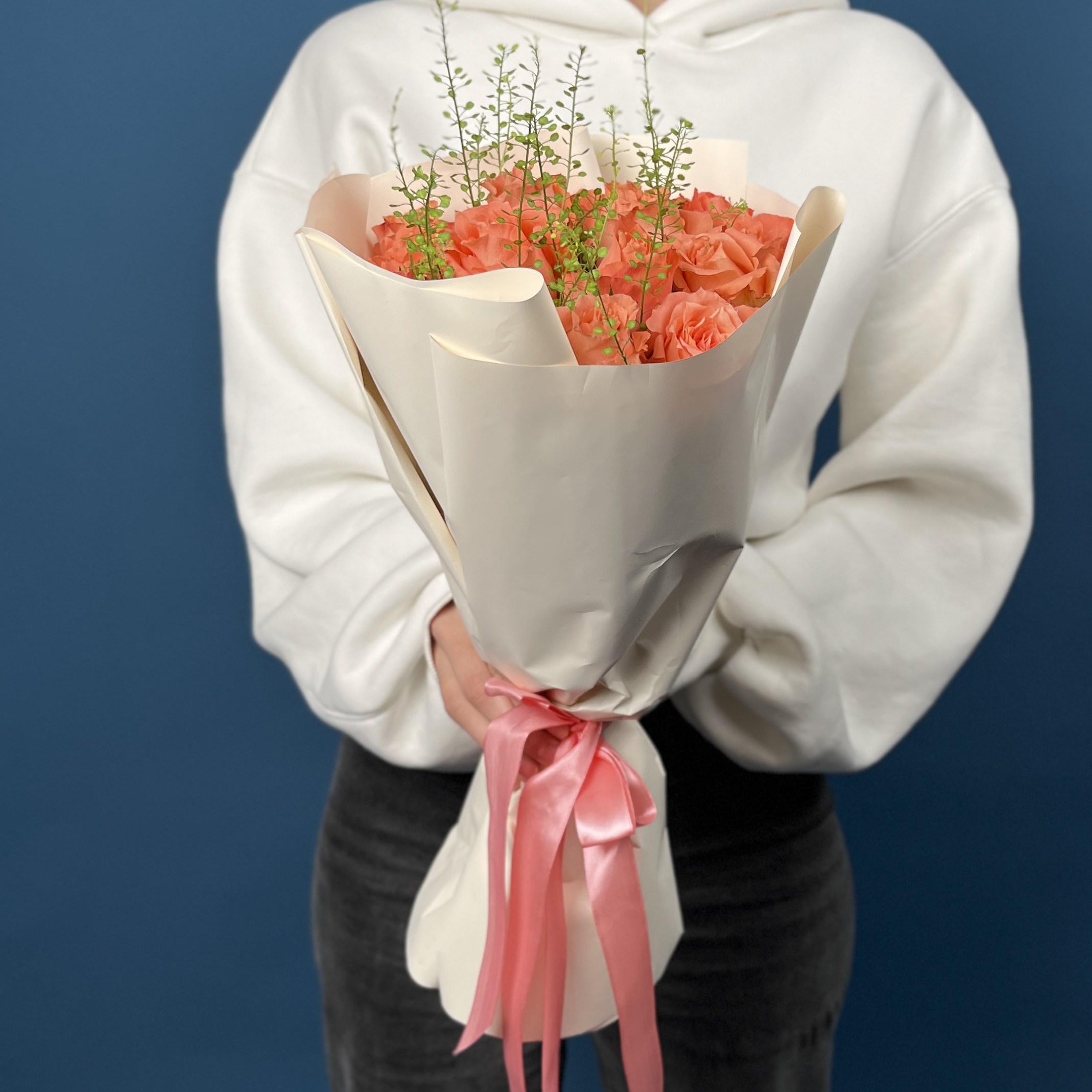 15 Коралловых роз Юлечка 40 см