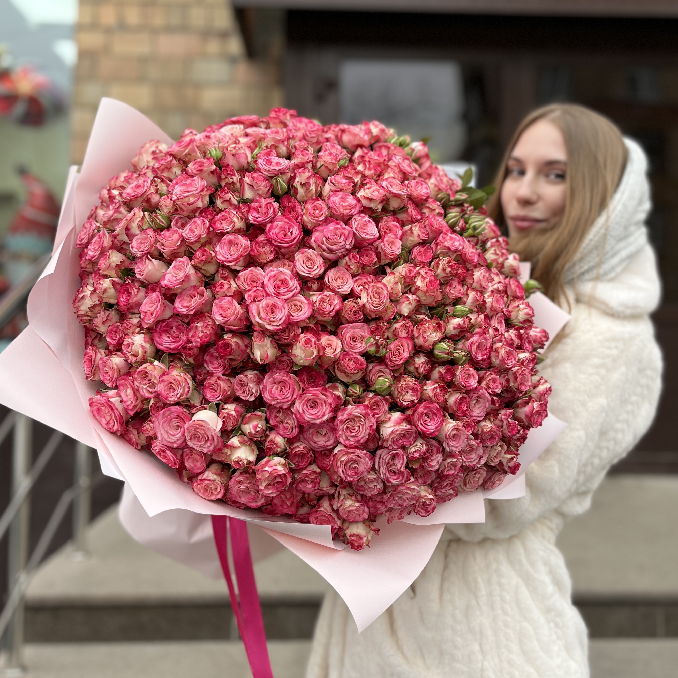 101 кустовая пионовидная роза Сансет Мэджик 50 см