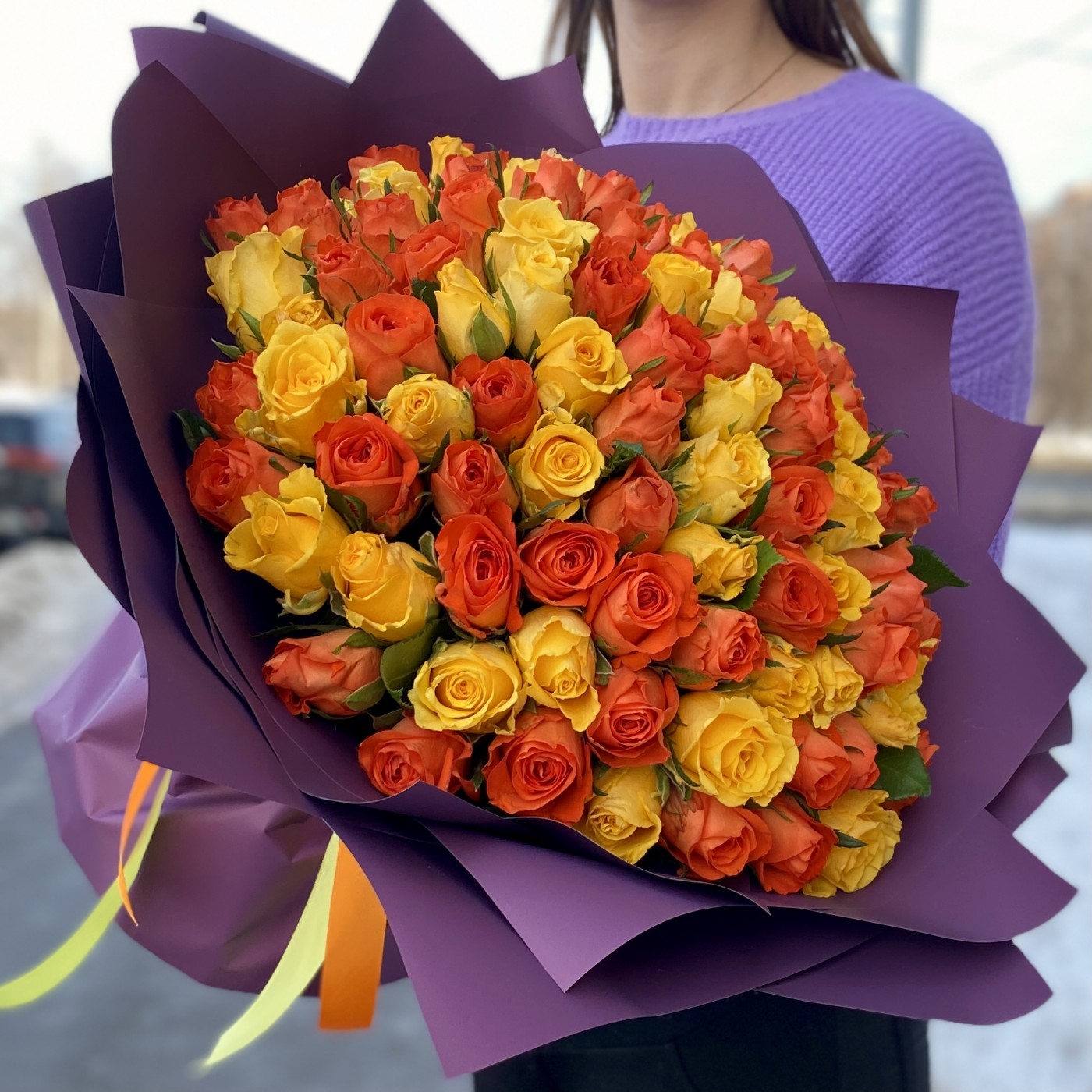101 желтая и оранжевая роза
