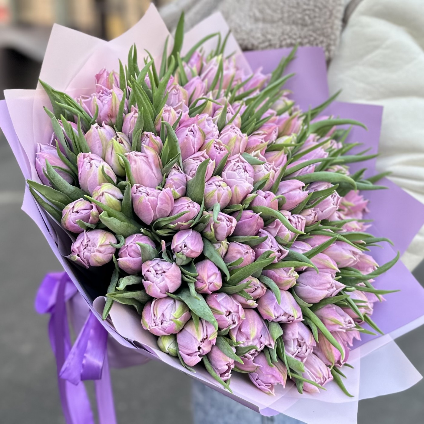 роскошный букет тюльпанов в подарок