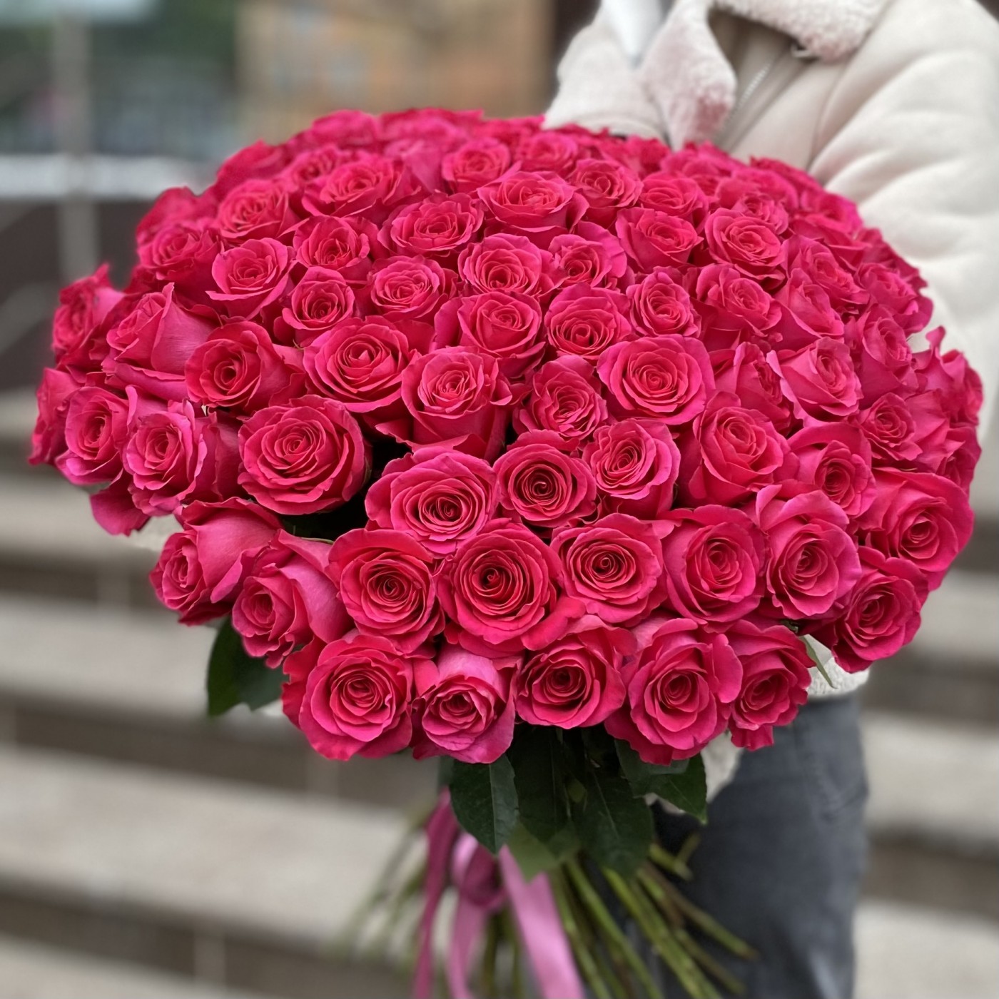 101 малиновая роза Пинк Флоид 60 см