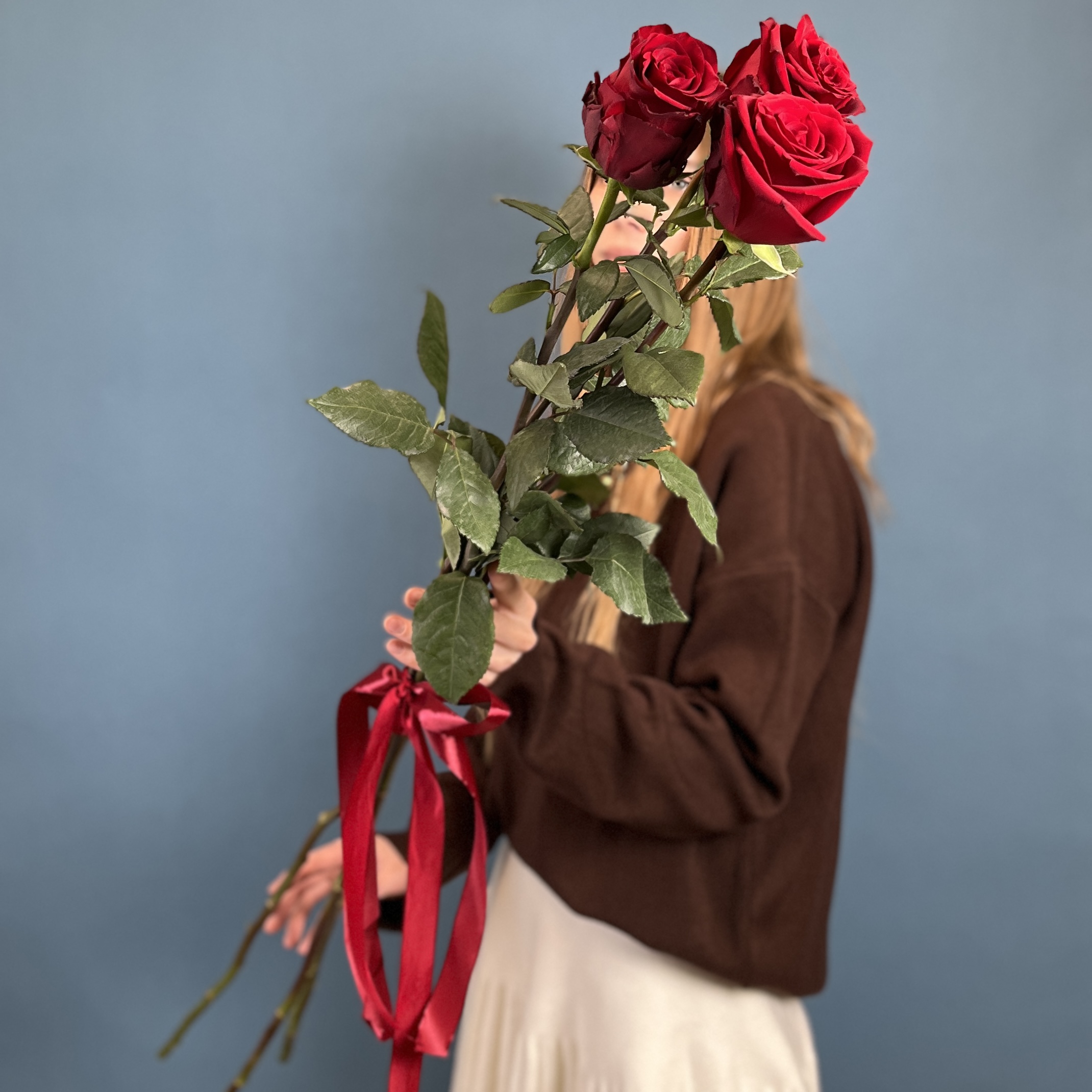 3 красные розы 120 см