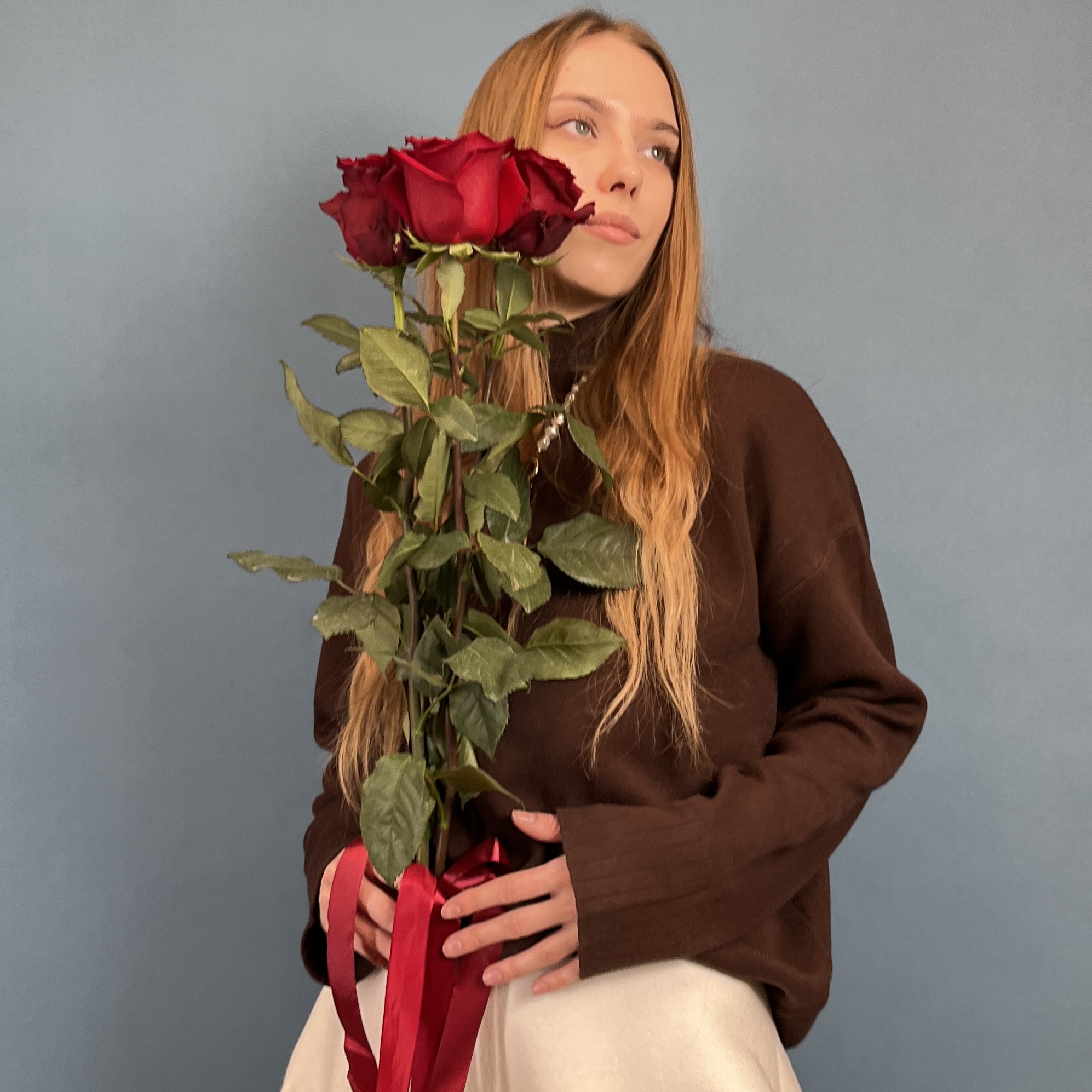 3 красные розы 120 см