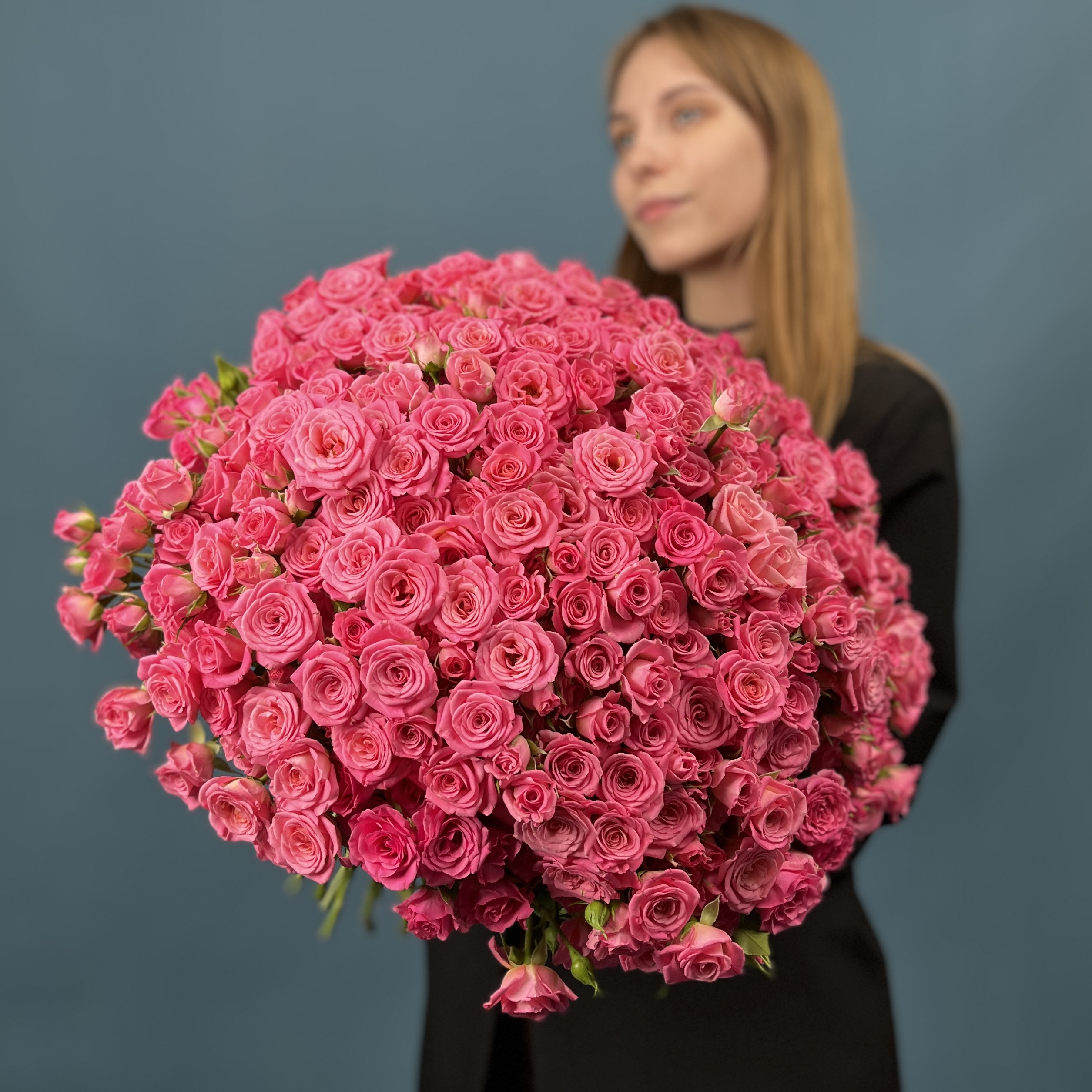 101 нежная кустовая роза Натали 50 см