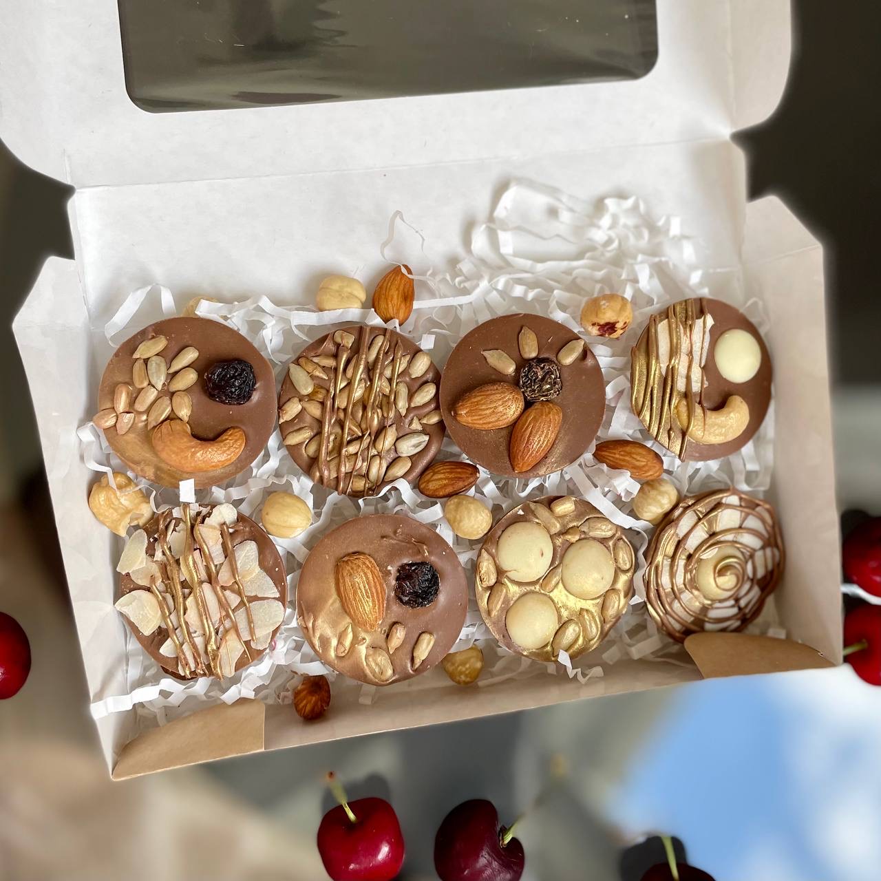 Коллеты из молочного шоколада с орехами