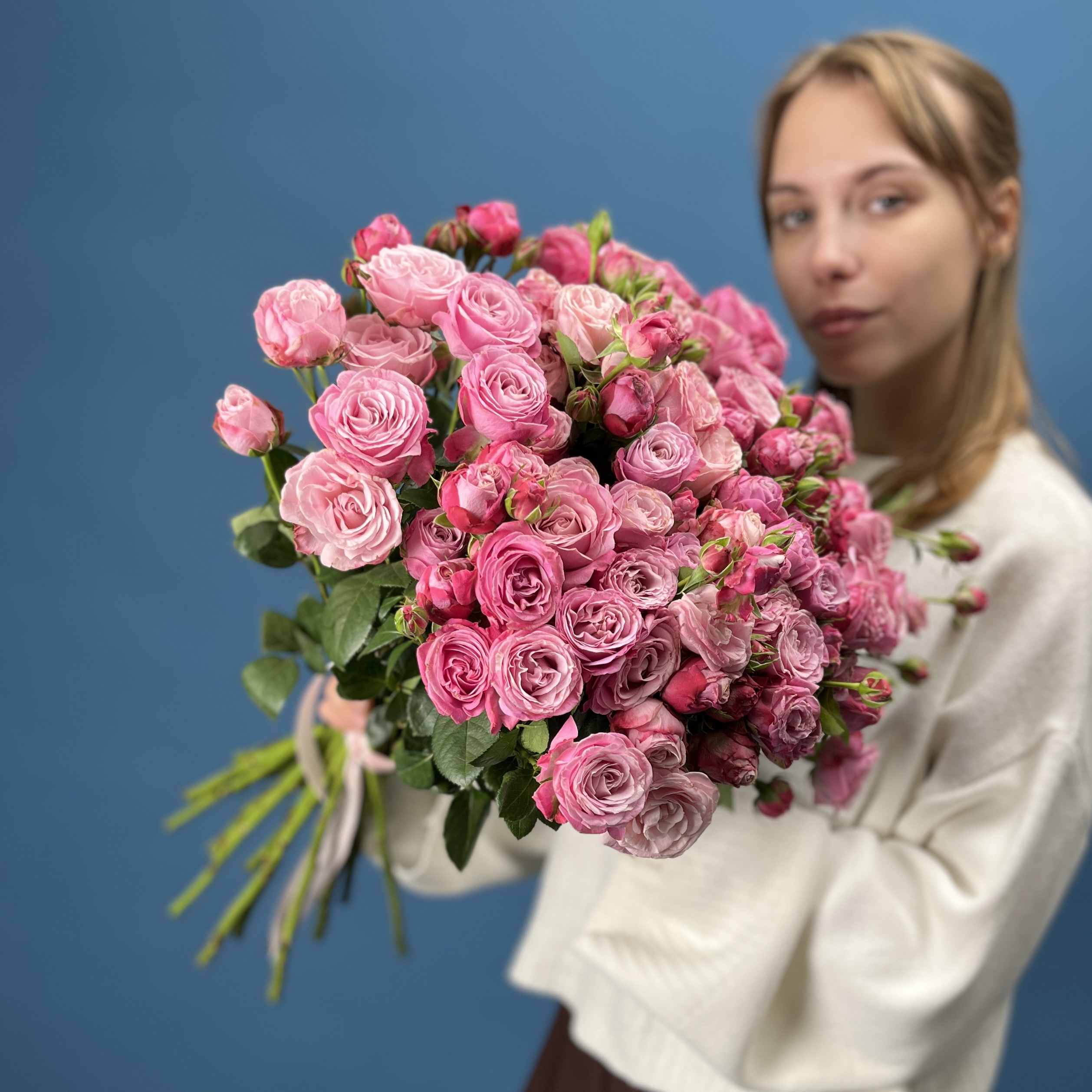 Кустовая пионовидная Роза Леди Бомастик 50 см