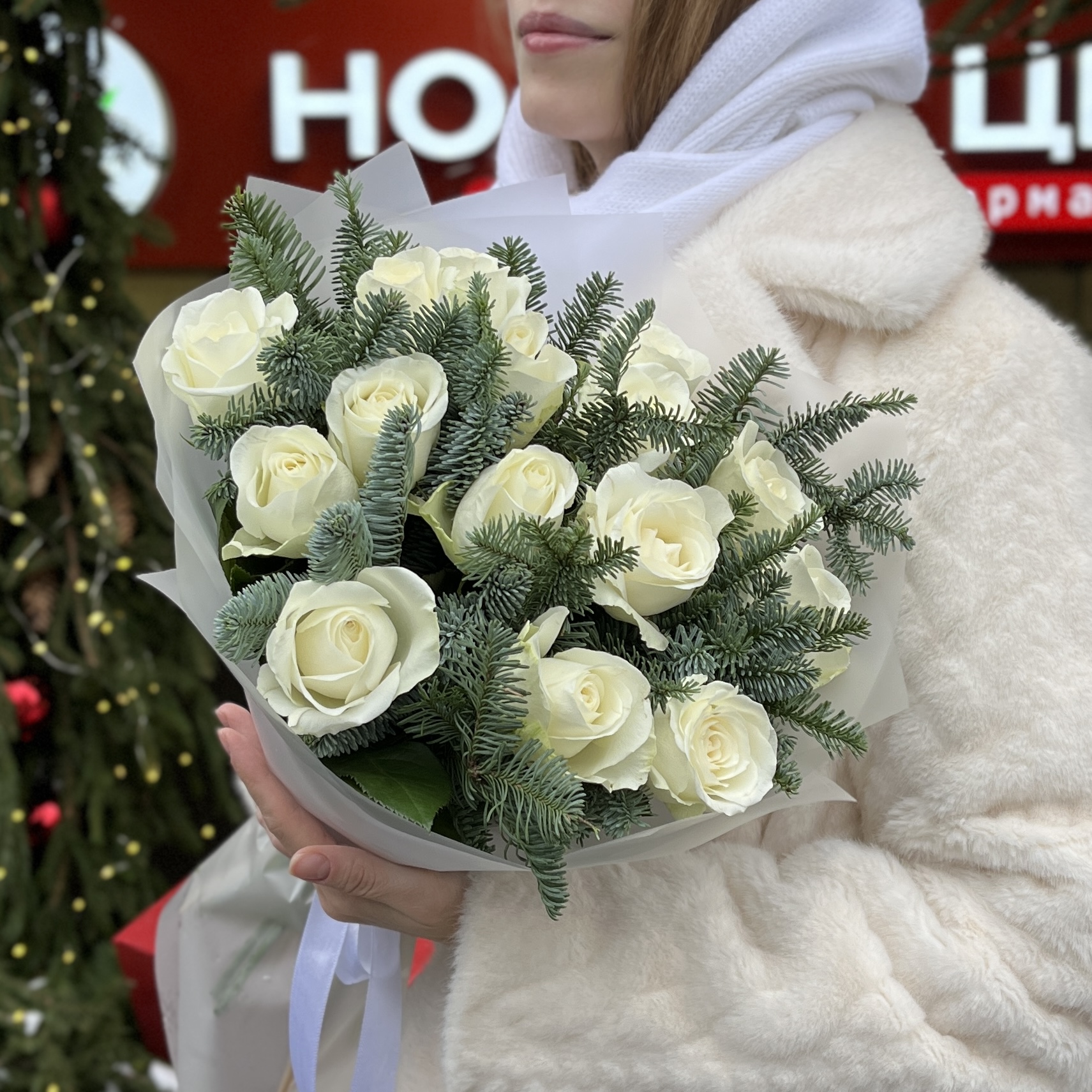 15 белых роз с нобилисом