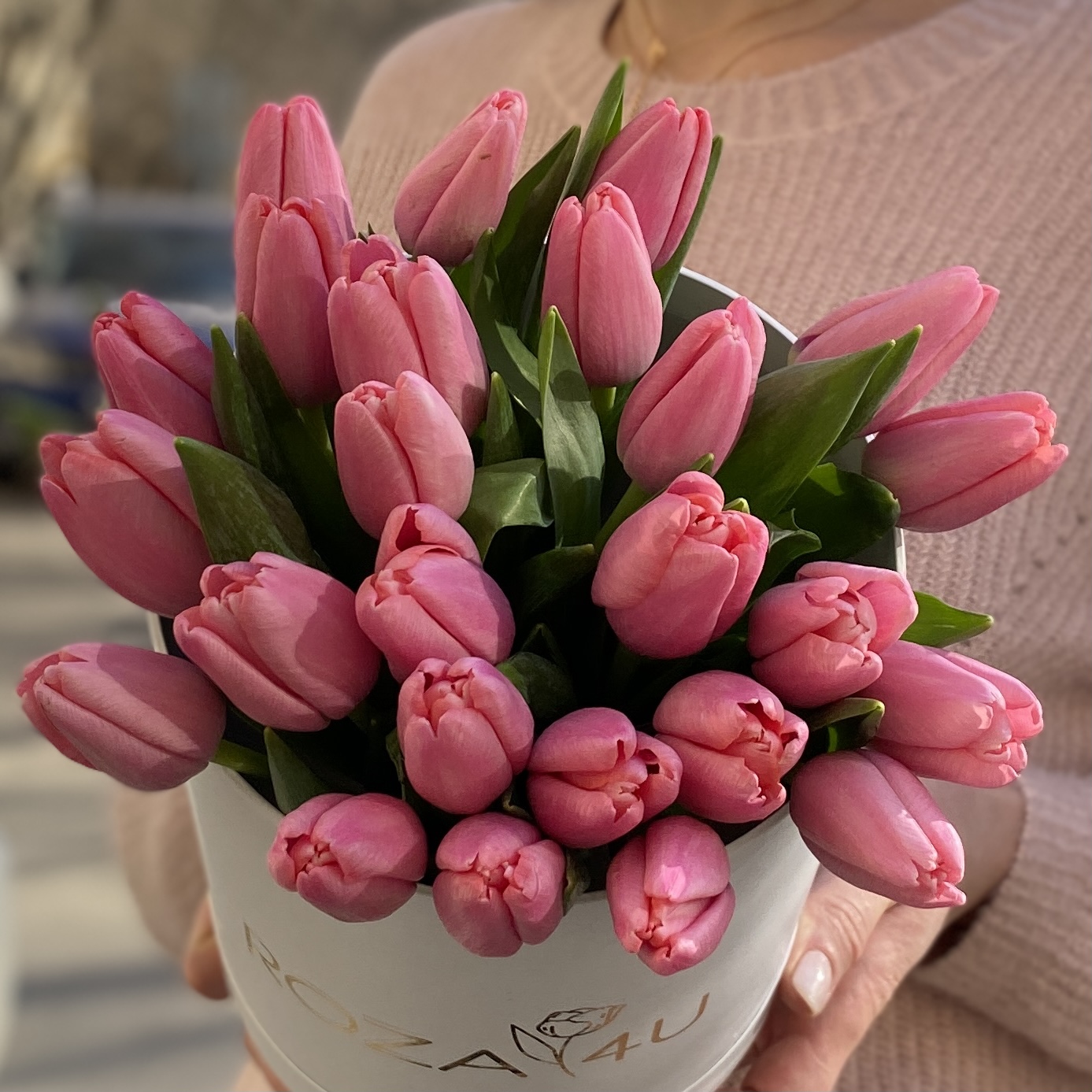 25 розовых тюльпанов в коробке