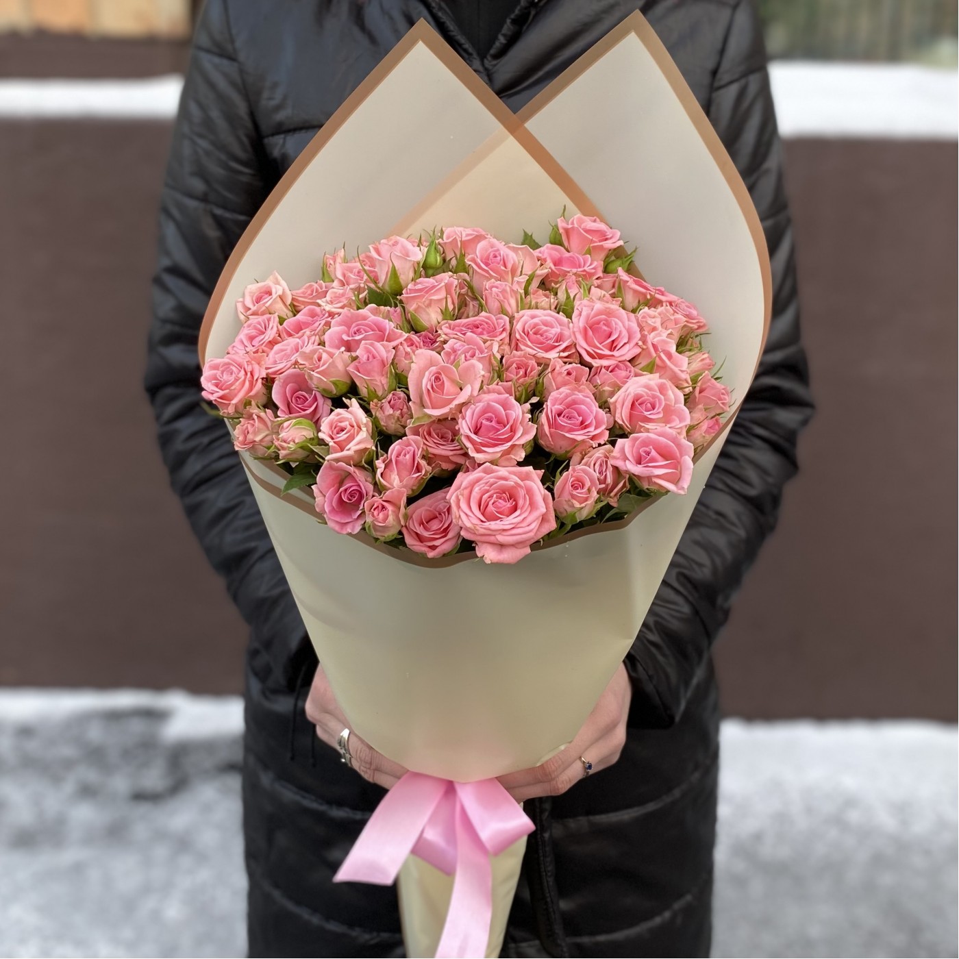 15 кустовых роз Одилия 50 см
