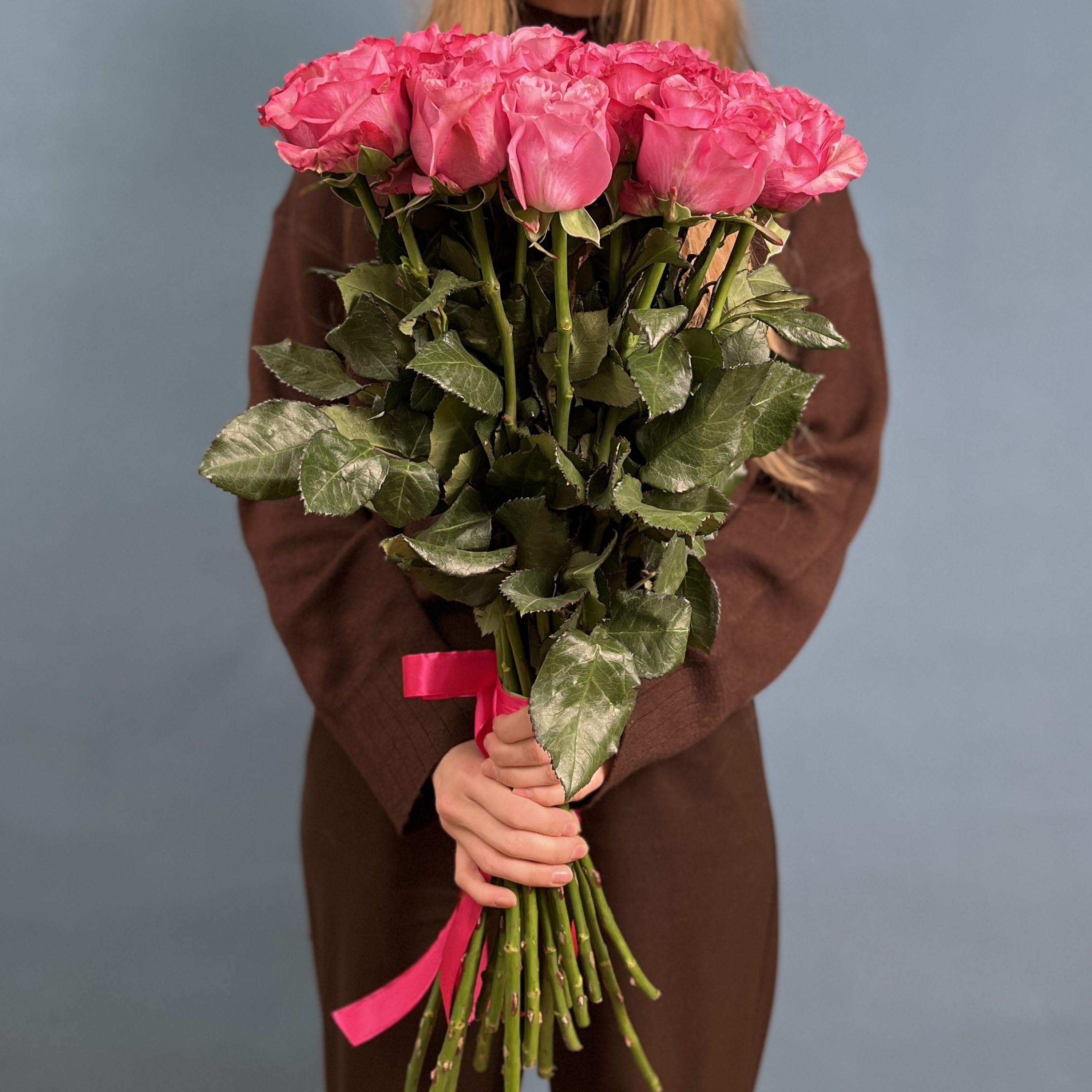 21 пионовидная роза Кантри блюз 60 см