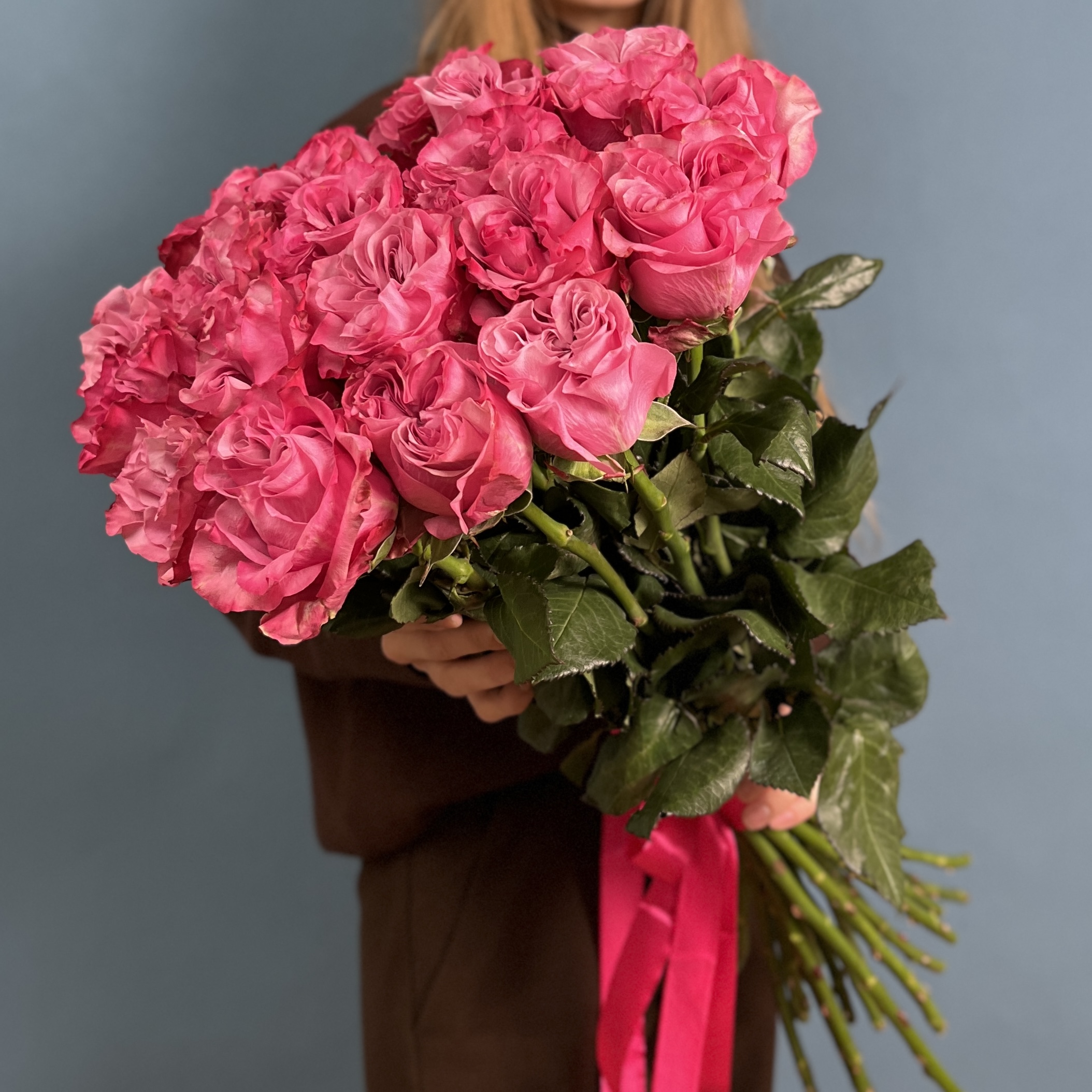 21 пионовидная роза Кантри блюз 60 см