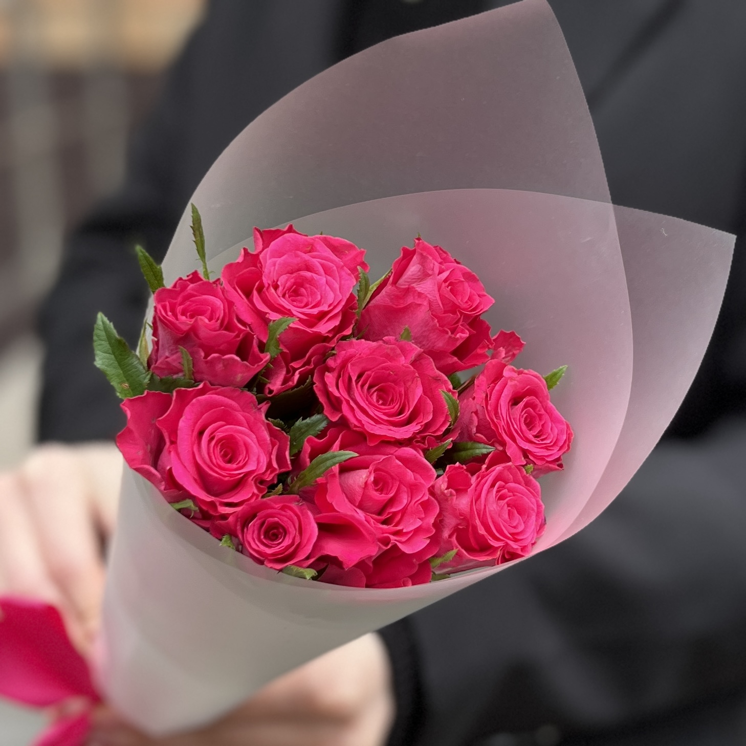 9 малиновых роз Вайлд Калипсо