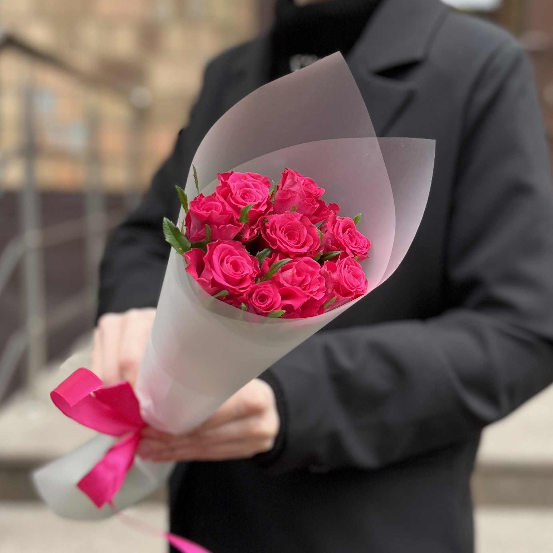 9 малиновых роз Вайлд Калипсо