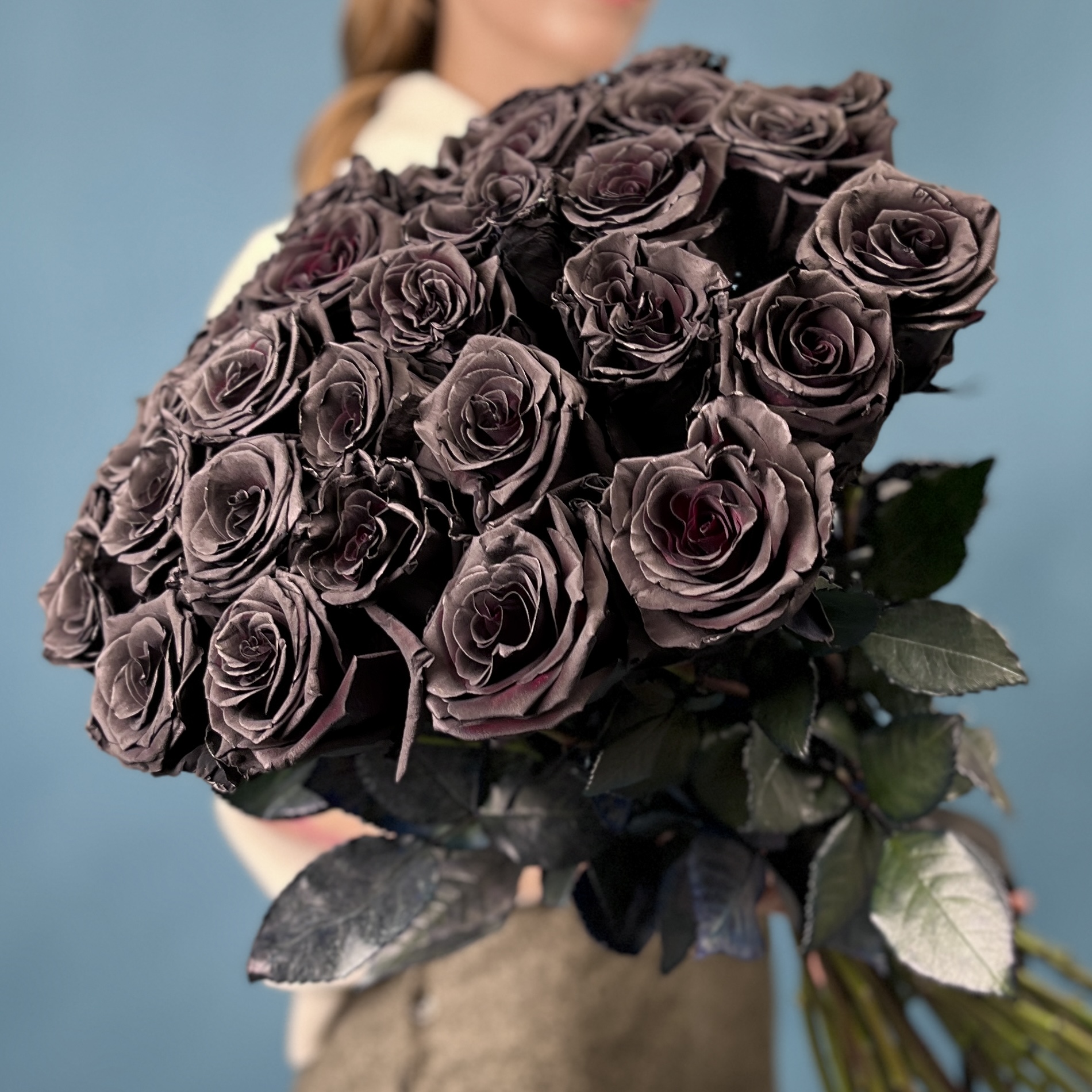 35 черных роз 60 см
