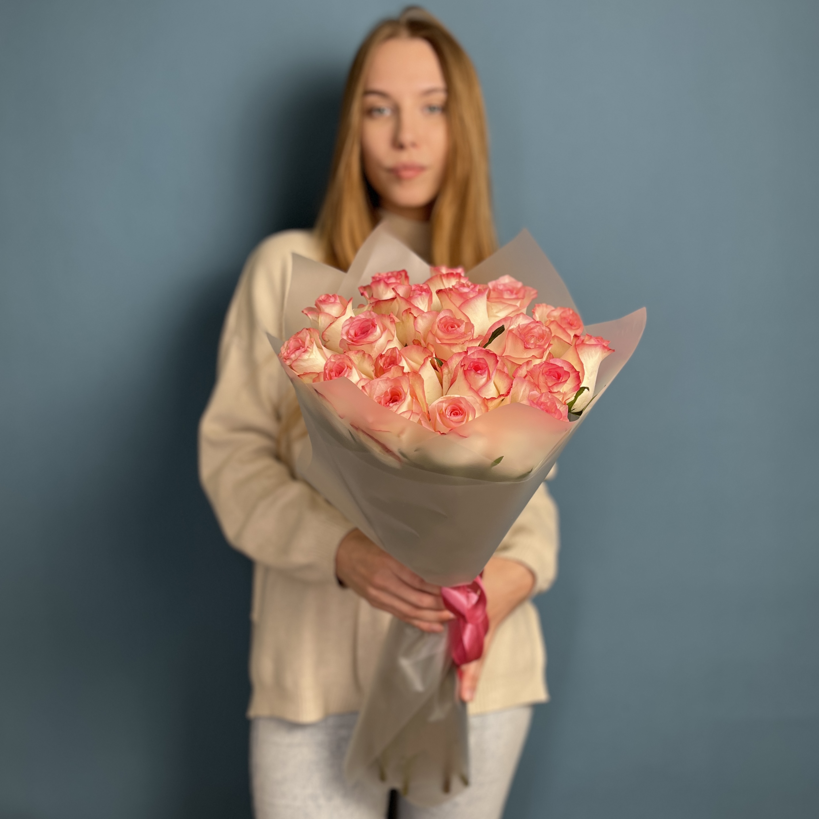 19 роз Джумилья 60 см