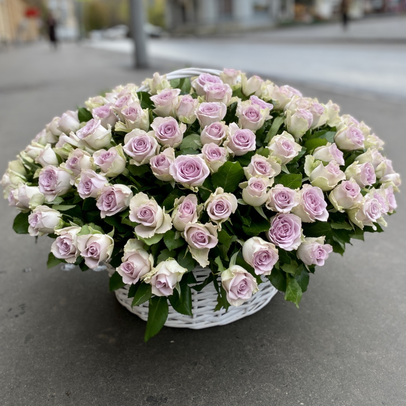 201 сиреневая роза в корзине | купить недорого | доставка по Москве и  области