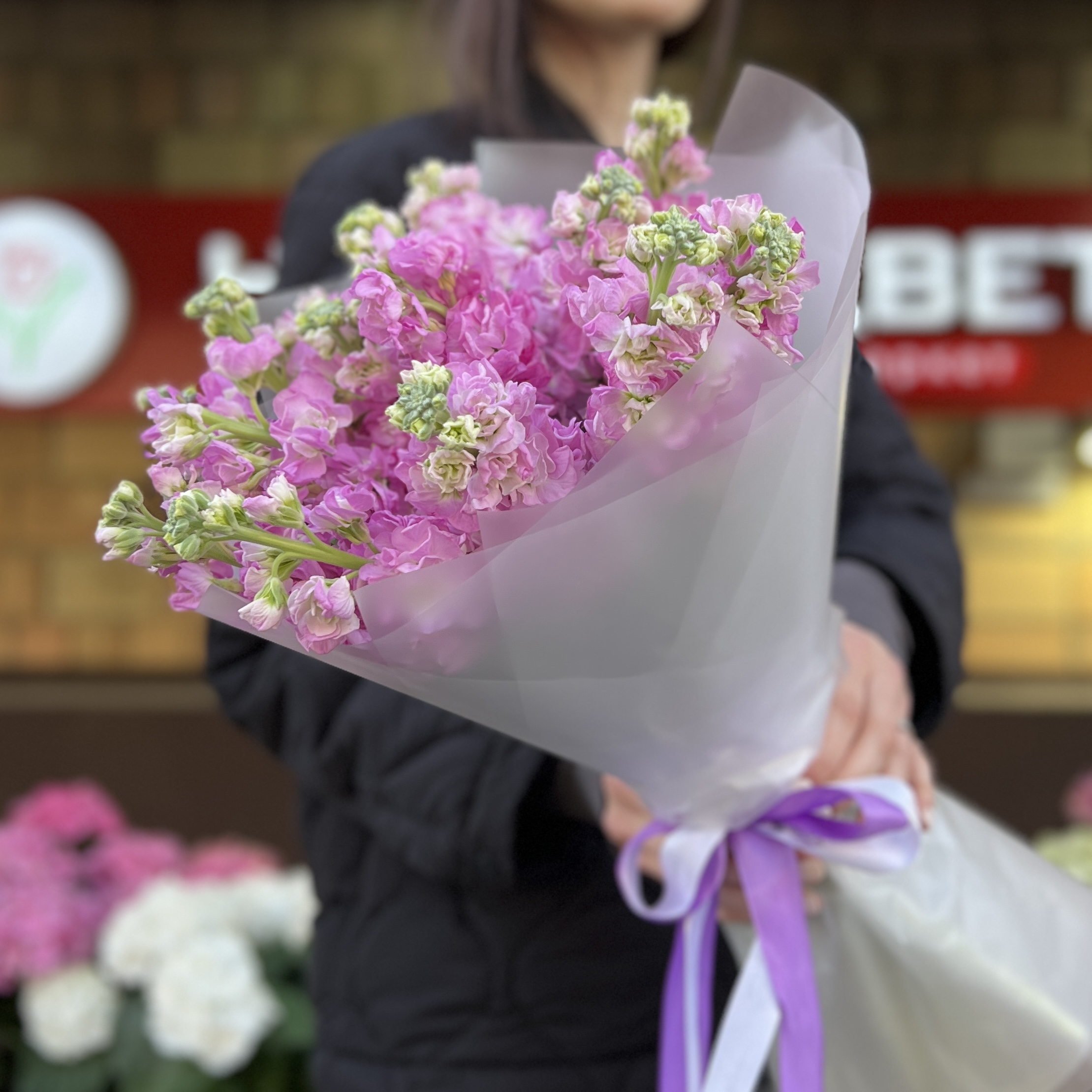 15 розовых ароматных маттиол