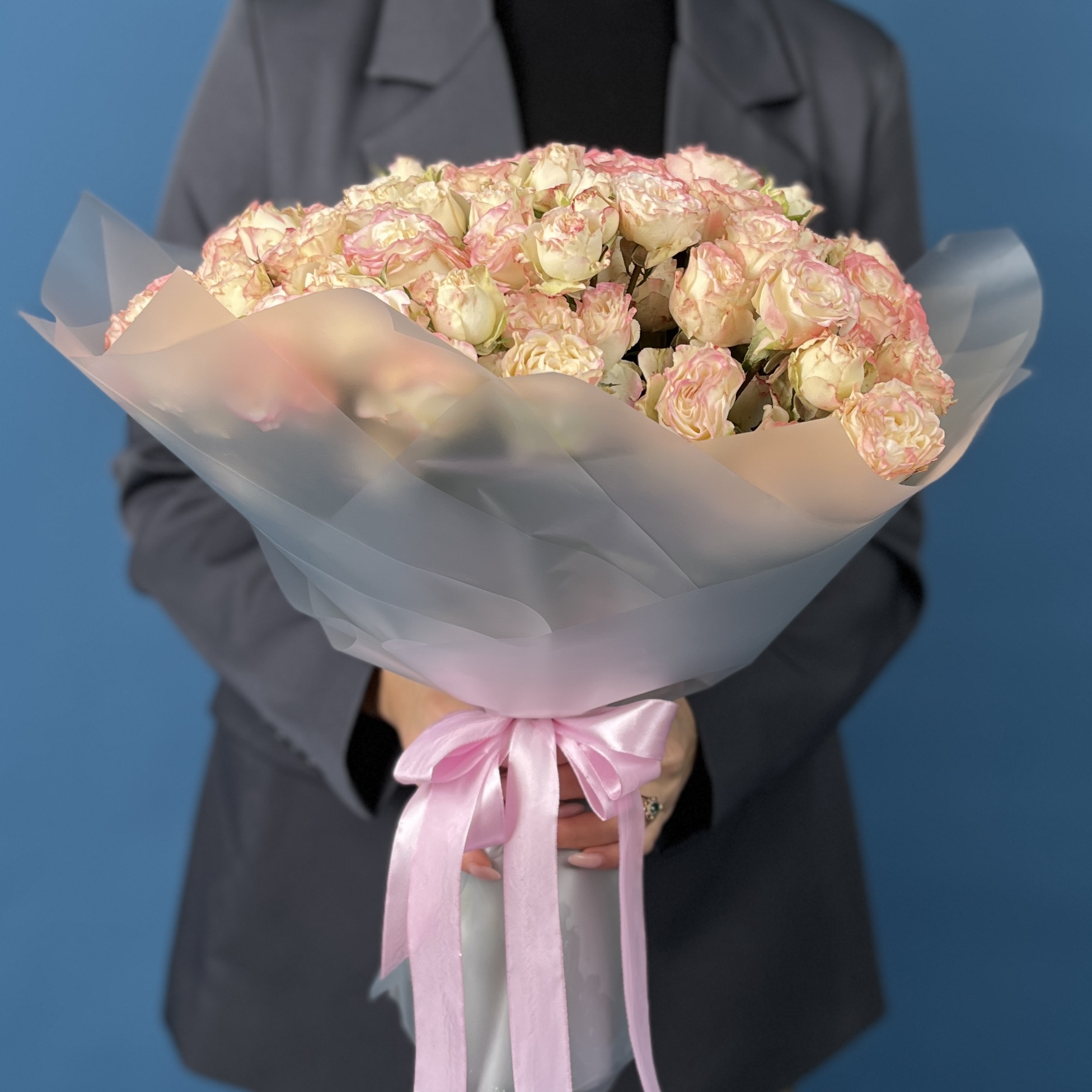 25 пионовидных роз Чарминг Флоу 40 см