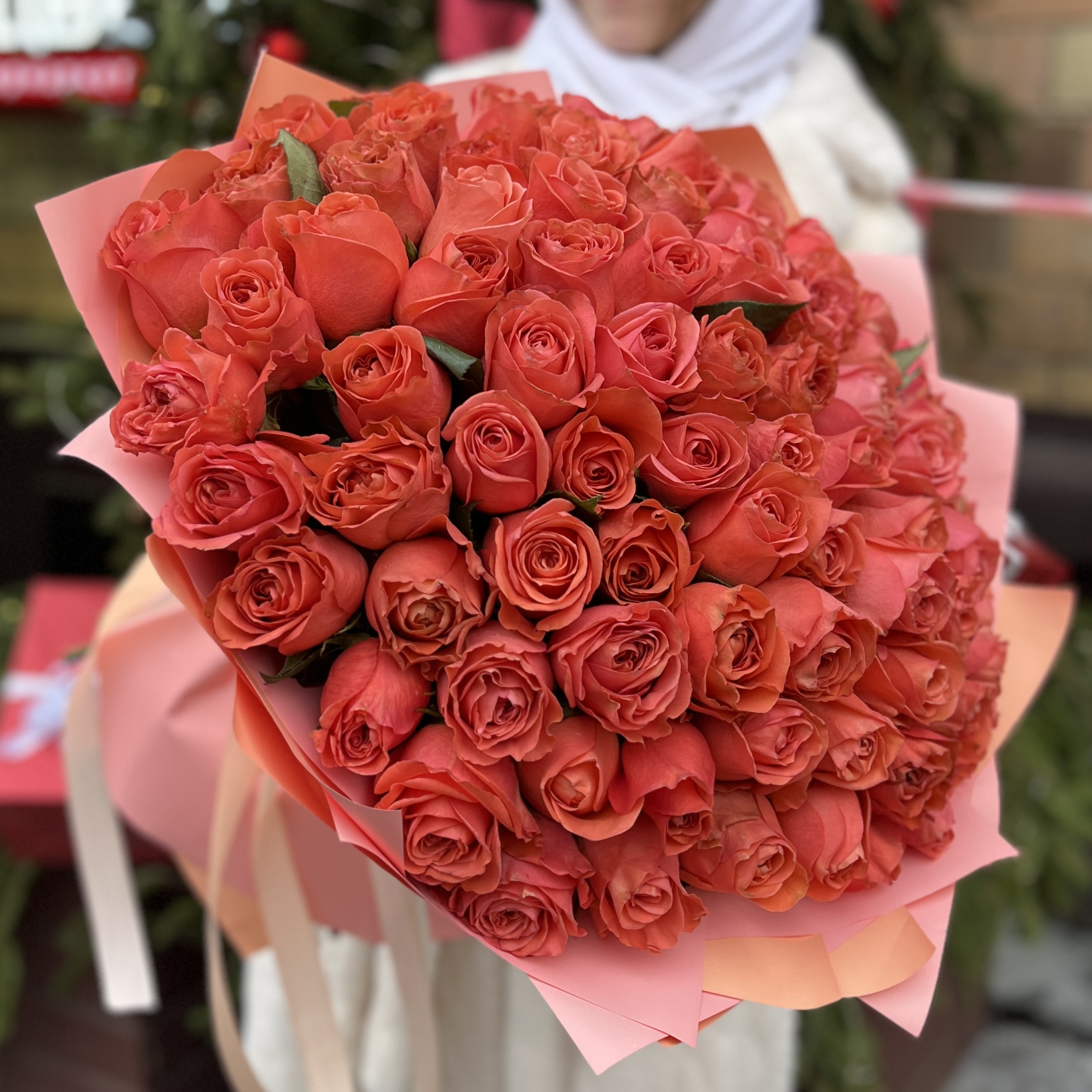 101 роза Корал Экспрешен 50 см