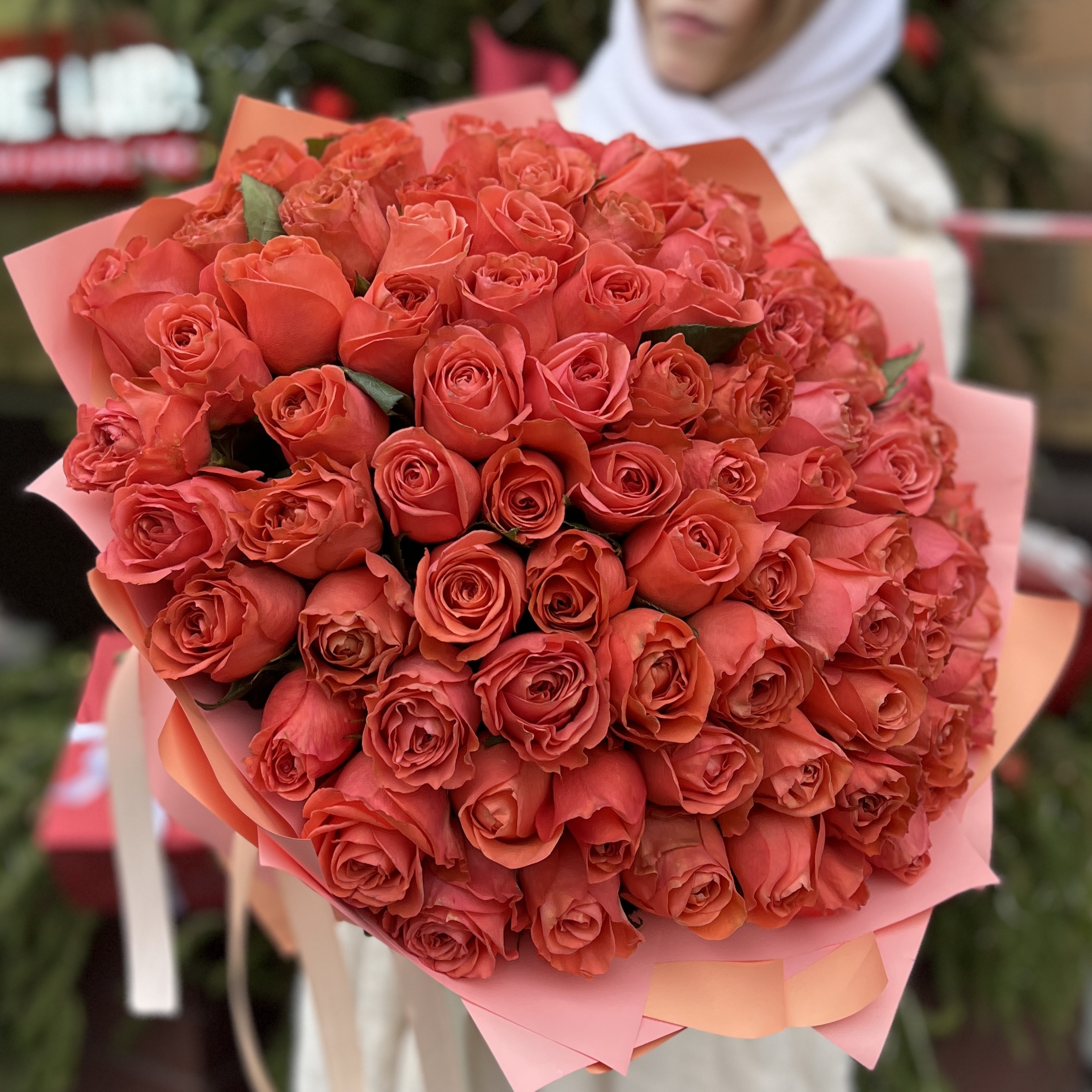 101 роза Корал Экспрешен 50 см