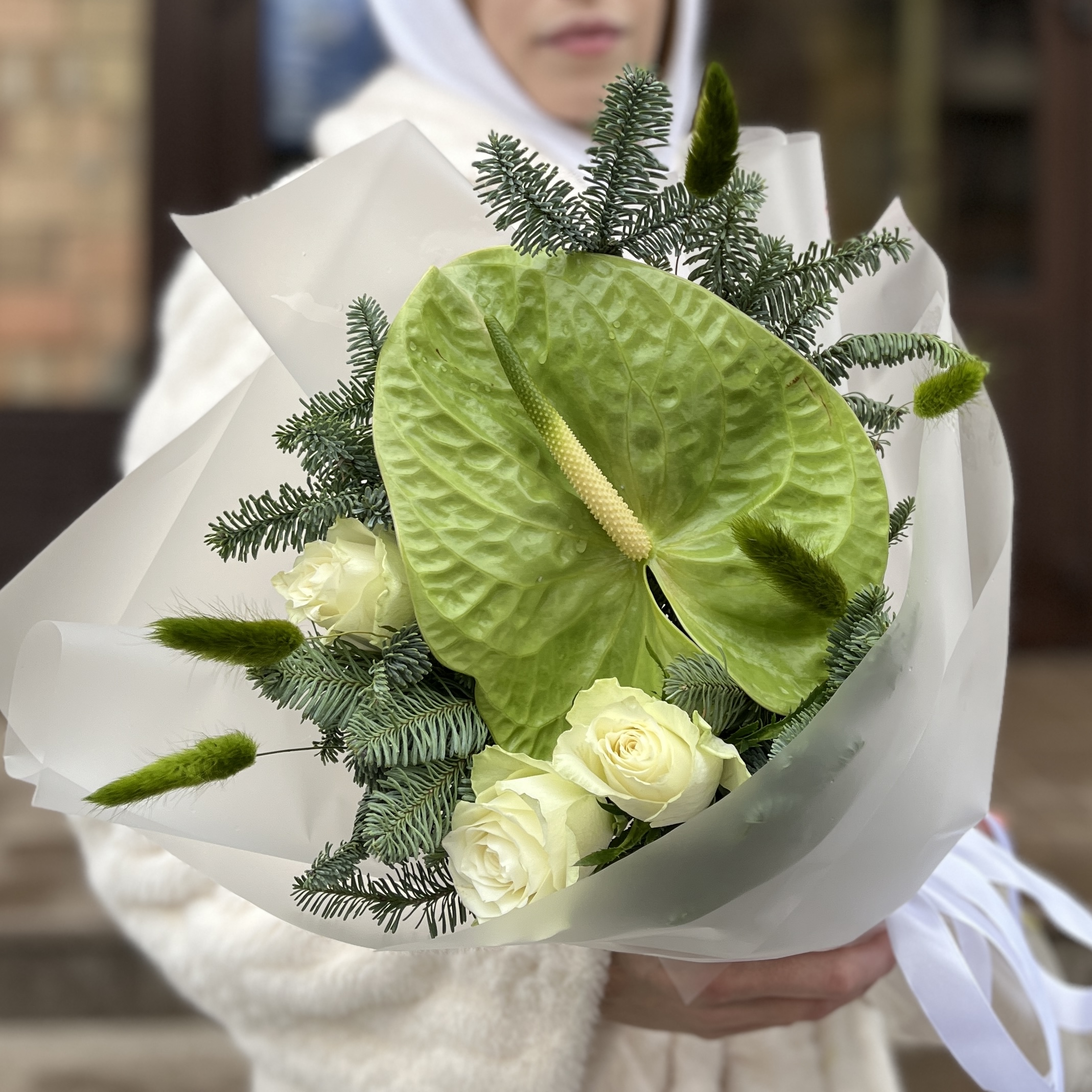 Зимний букет с зеленым Антуриумом