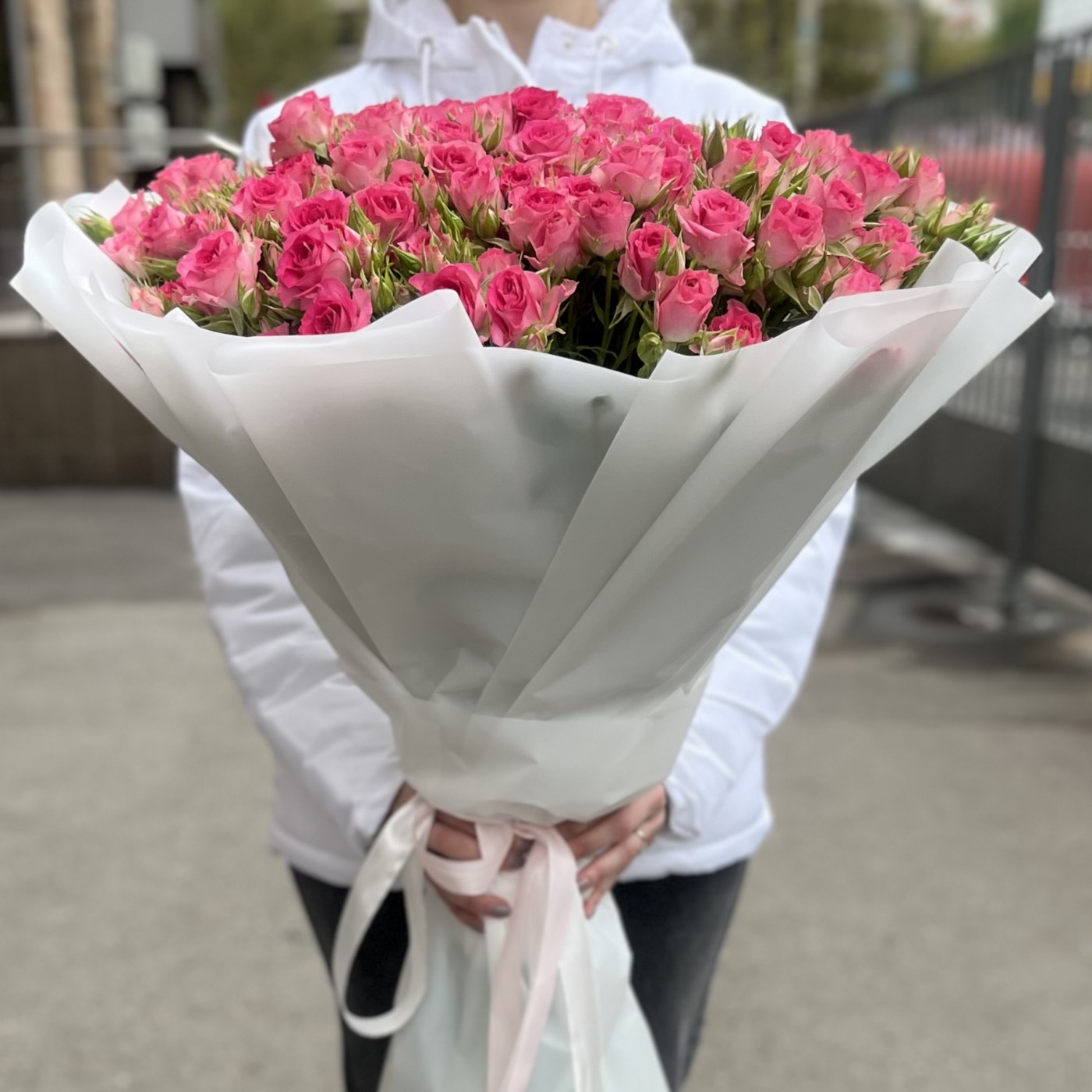 25 кустовых роз Рупски 70 см