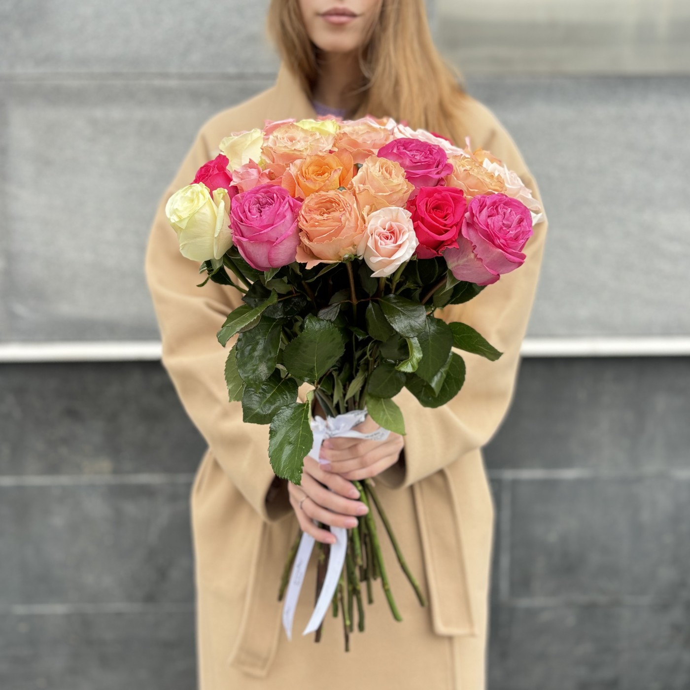 25 пастельных роз MIX