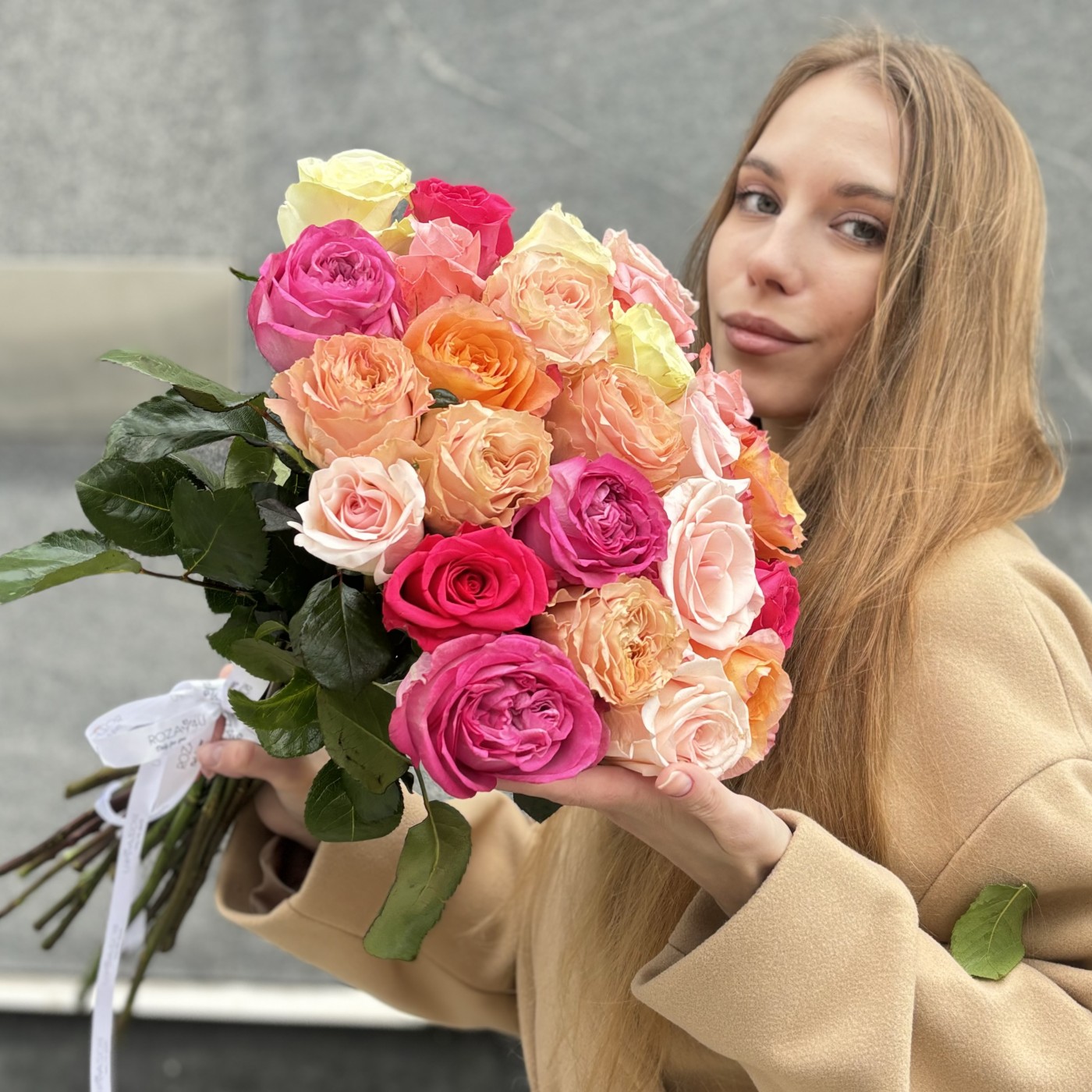 25 пастельных роз MIX