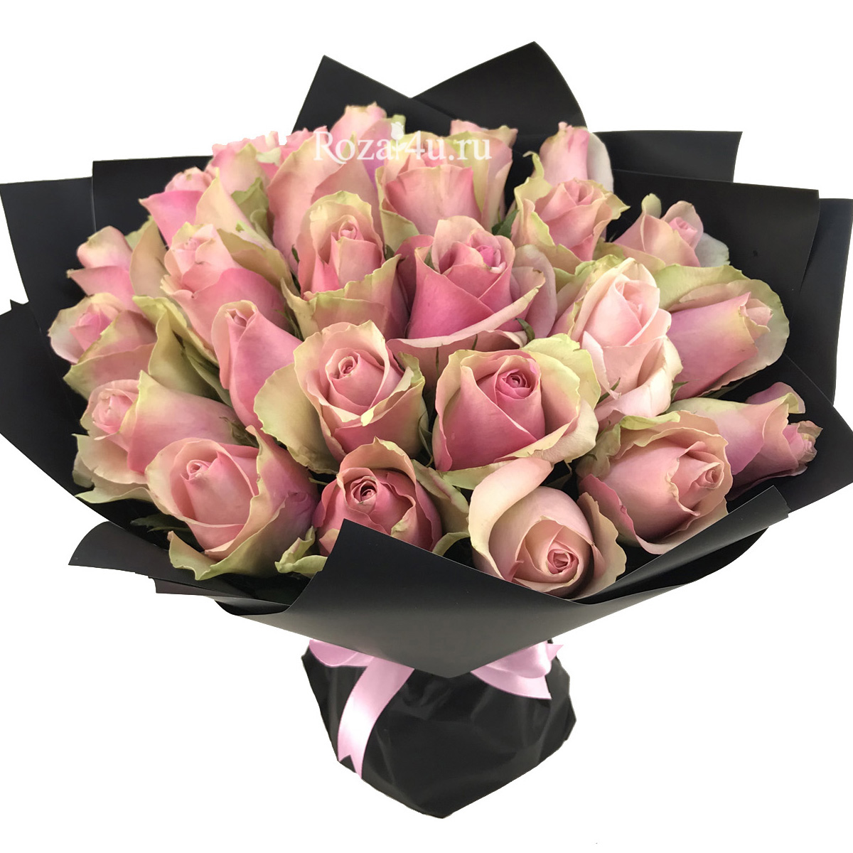 25 светло-розовых роз