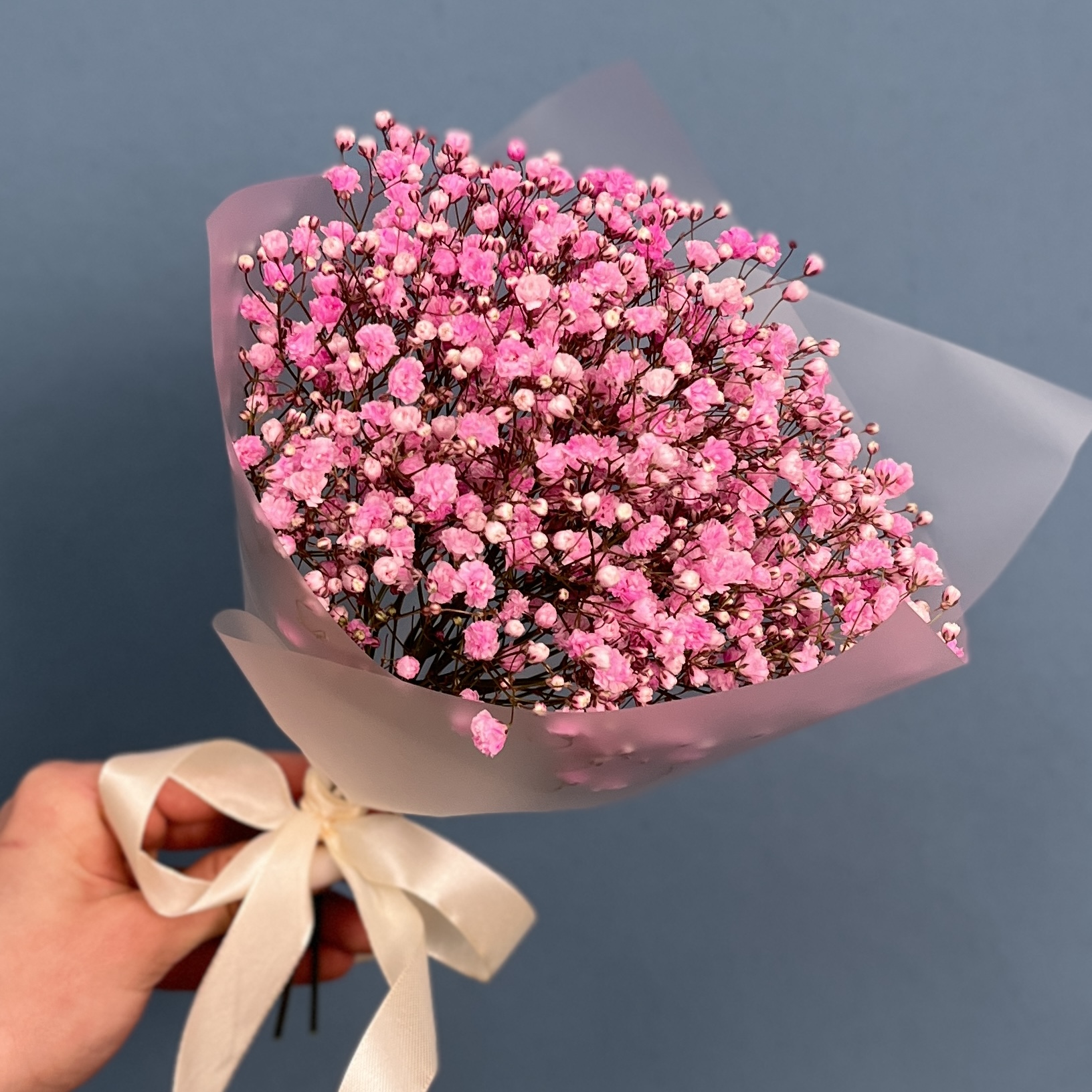 Корпоративный мини букет из розовой гипсофилы