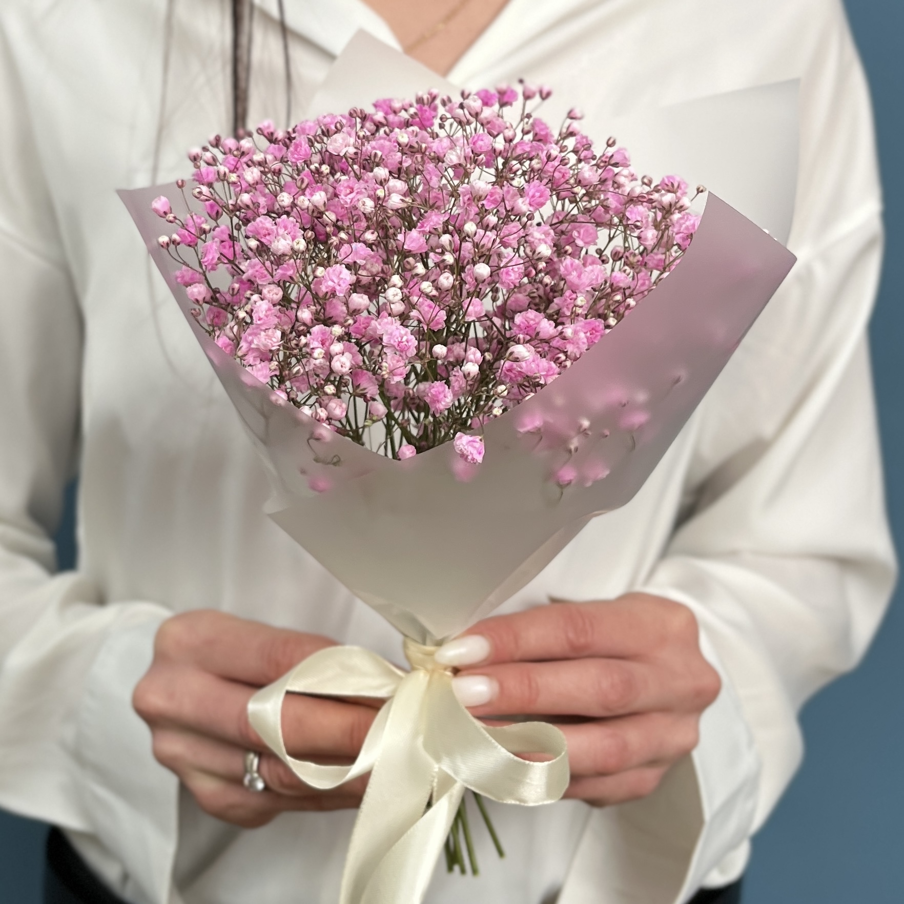 Корпоративный мини букет из розовой гипсофилы