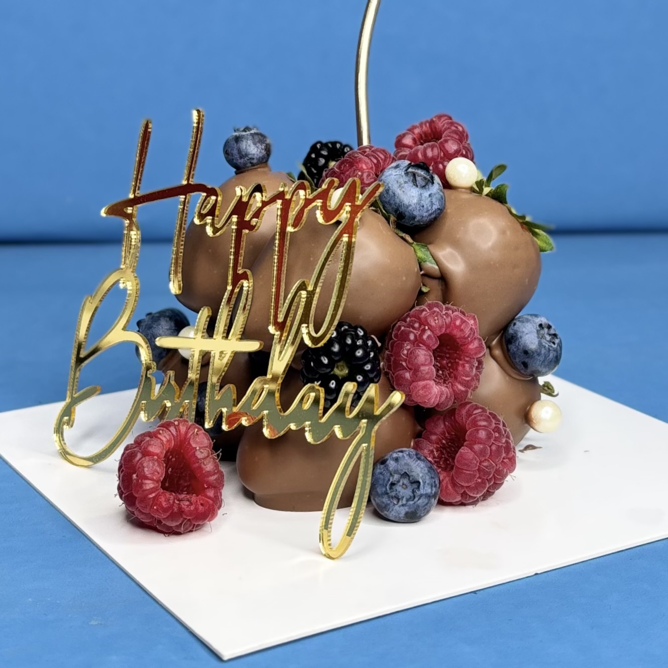 Торт из клубники в шоколаде малина голубика и ежевика