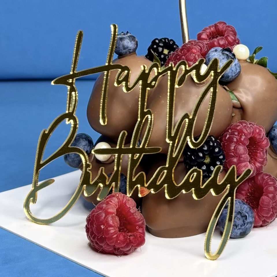 Торт из клубники в шоколаде малина голубика и ежевика