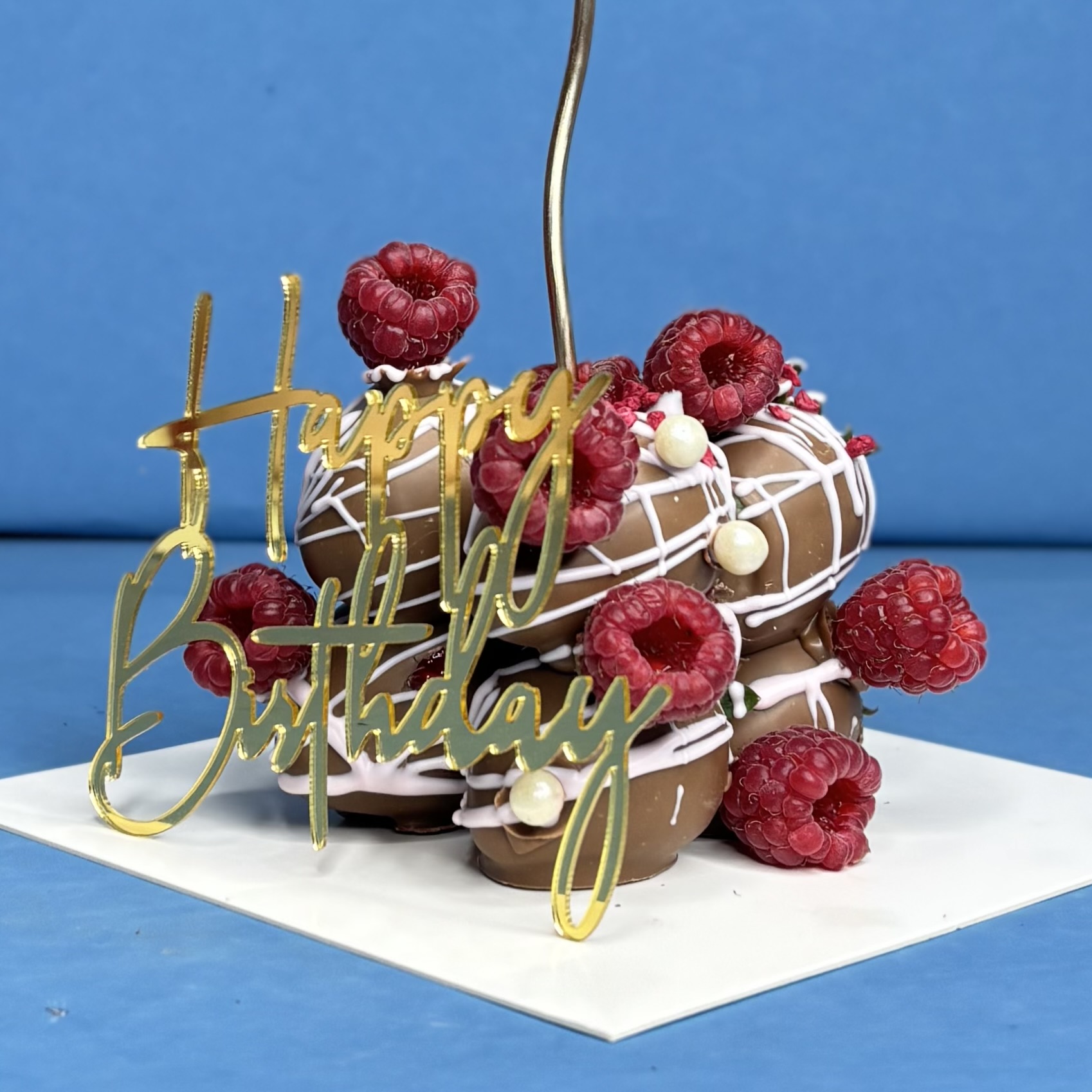 Торт из клубники в шоколаде малинка