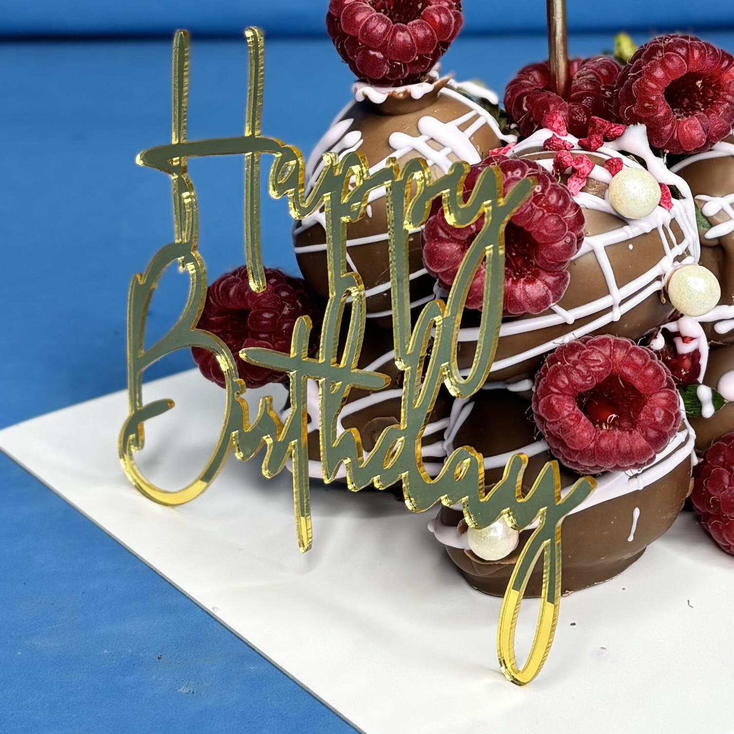 Торт из клубники в шоколаде малинка