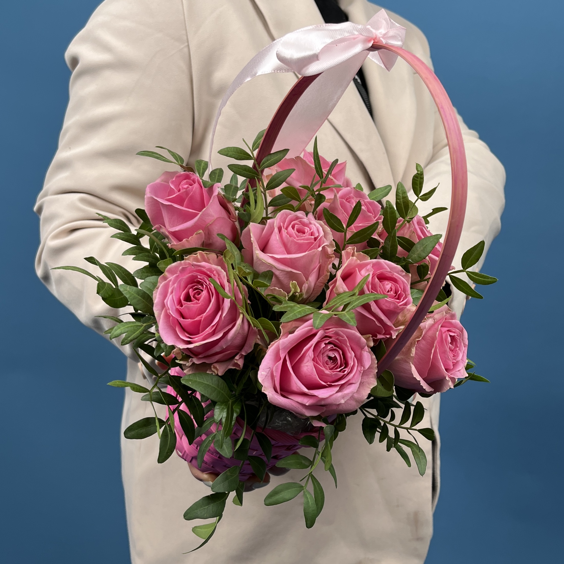 9 розовых роз Шугар Лав в корзине