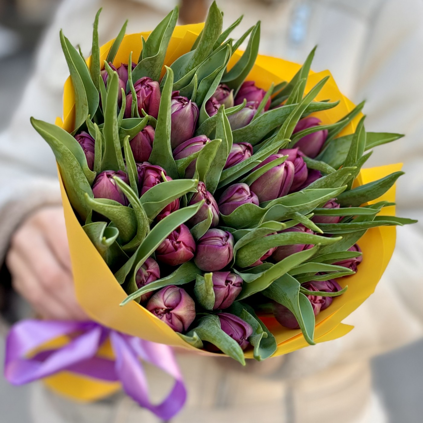 35 пионовидных фиолетовых тюльпанов Ворлд боул