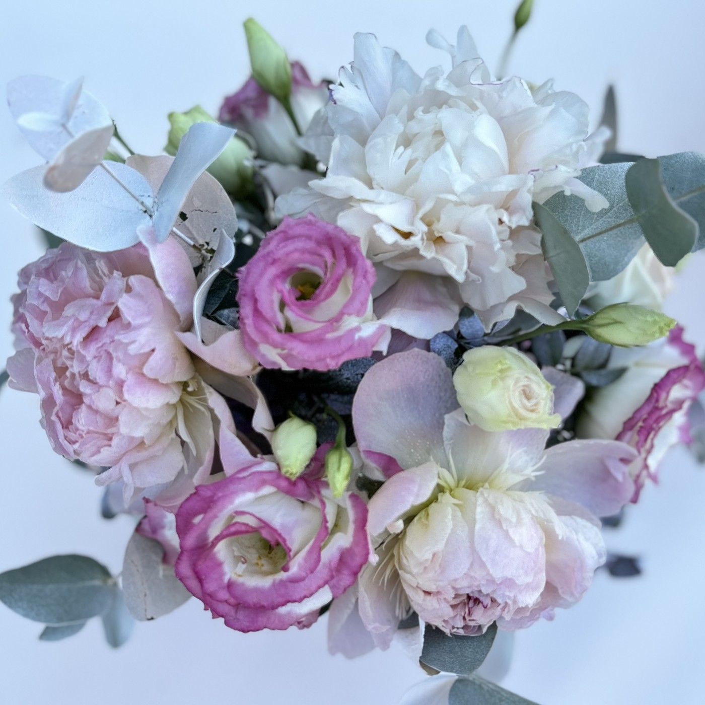 3 розовые композиции в стеклянном шаре