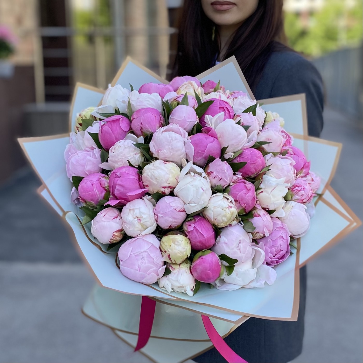 51 пион Нежный Микс в упаковке