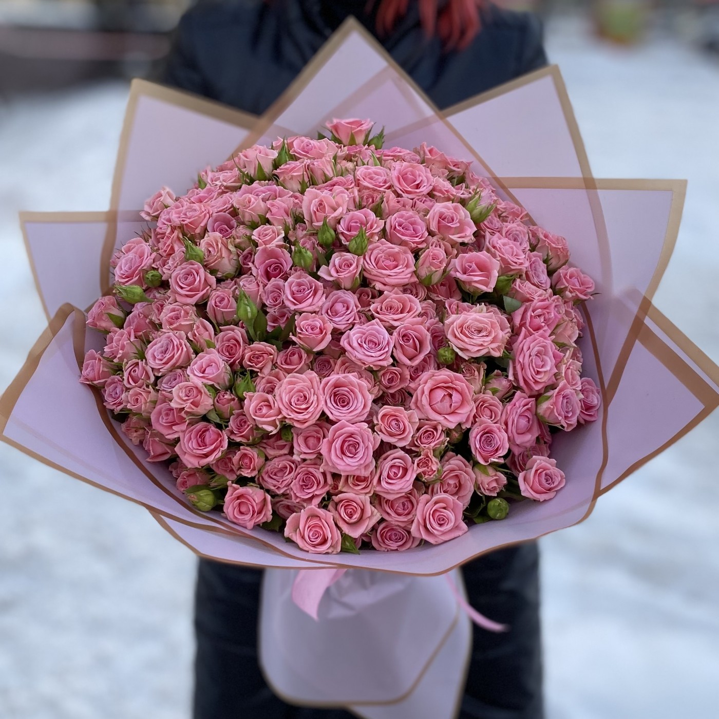 51 розовая кустовая роза Одилия 40 см