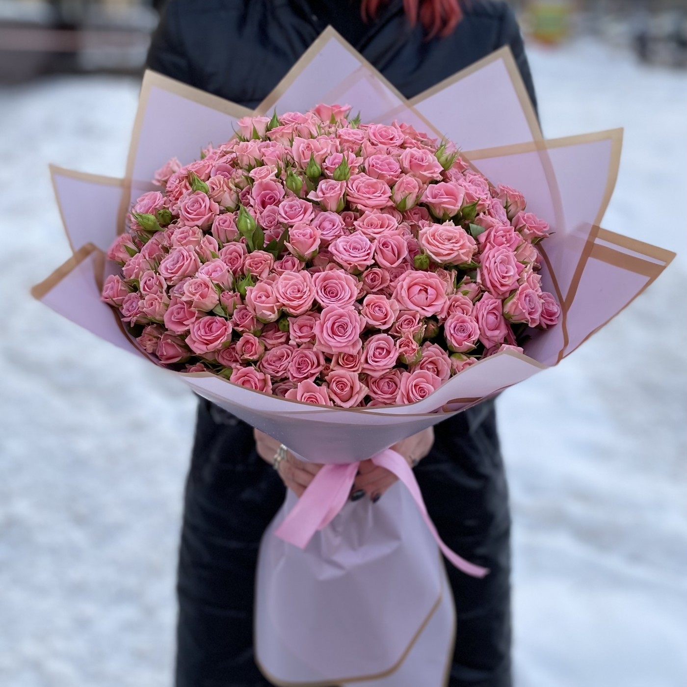 51 розовая кустовая роза Одилия 40 см
