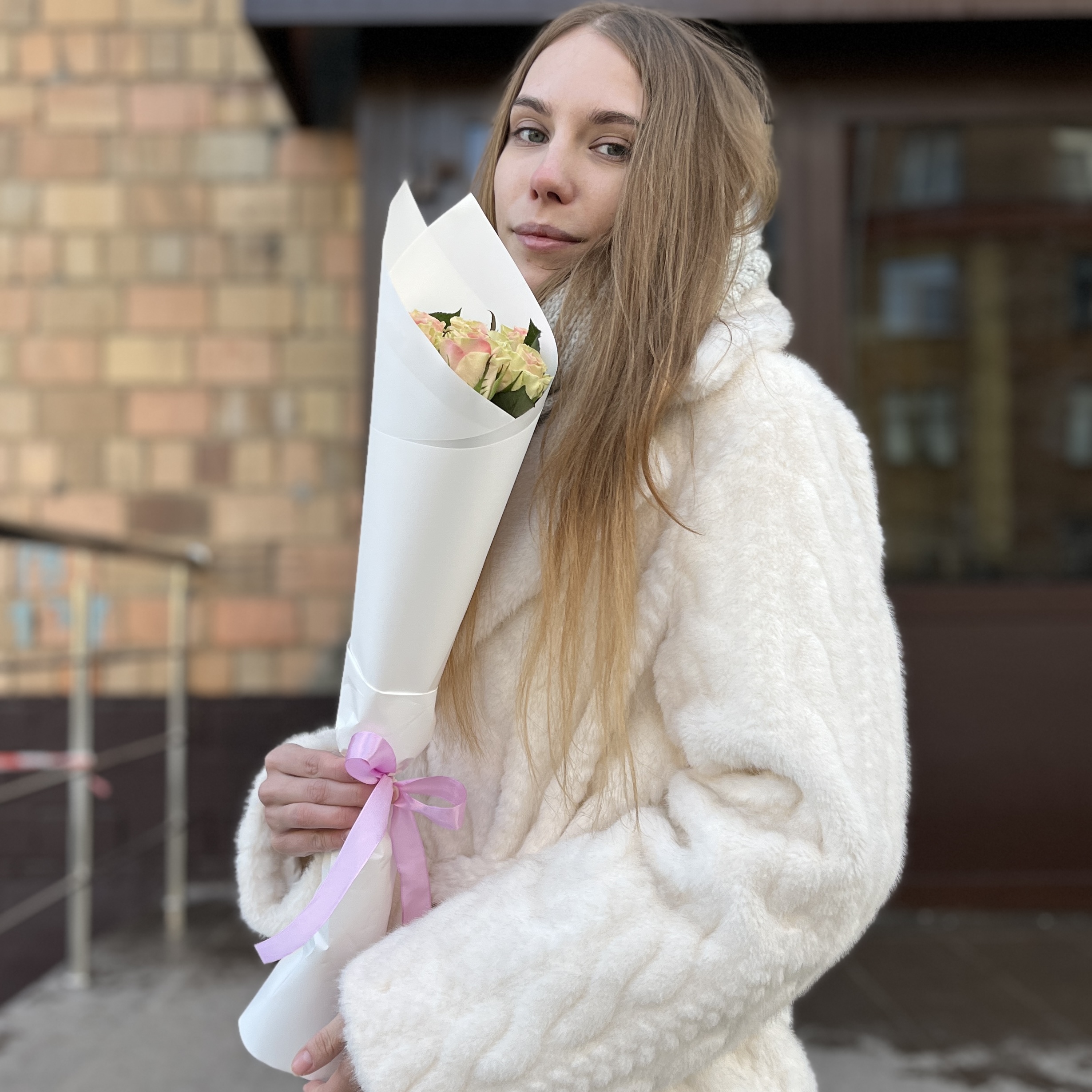7 нежно-розовых роз Топ-гир 50 см