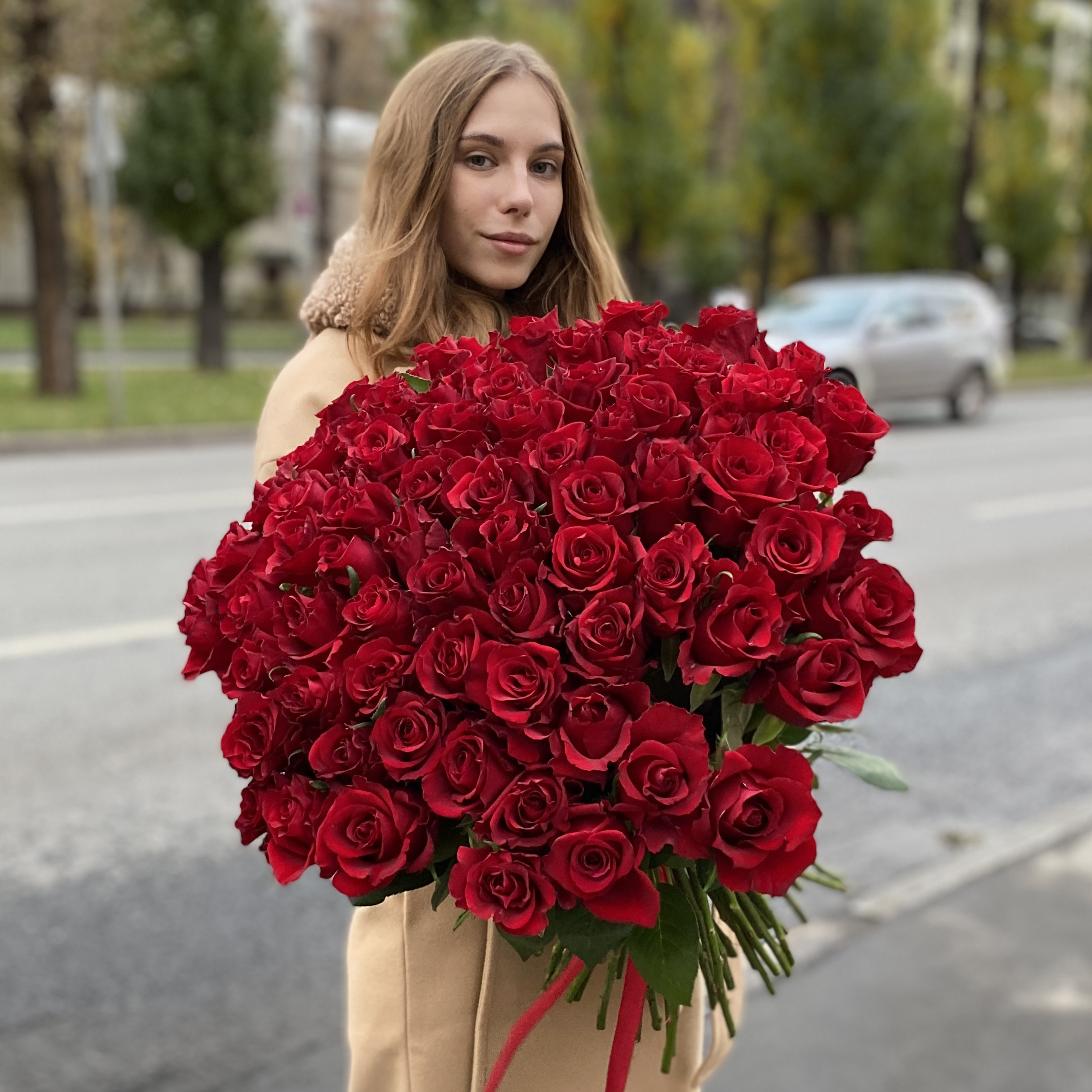 75 красных роз Эвер Ред 60 см