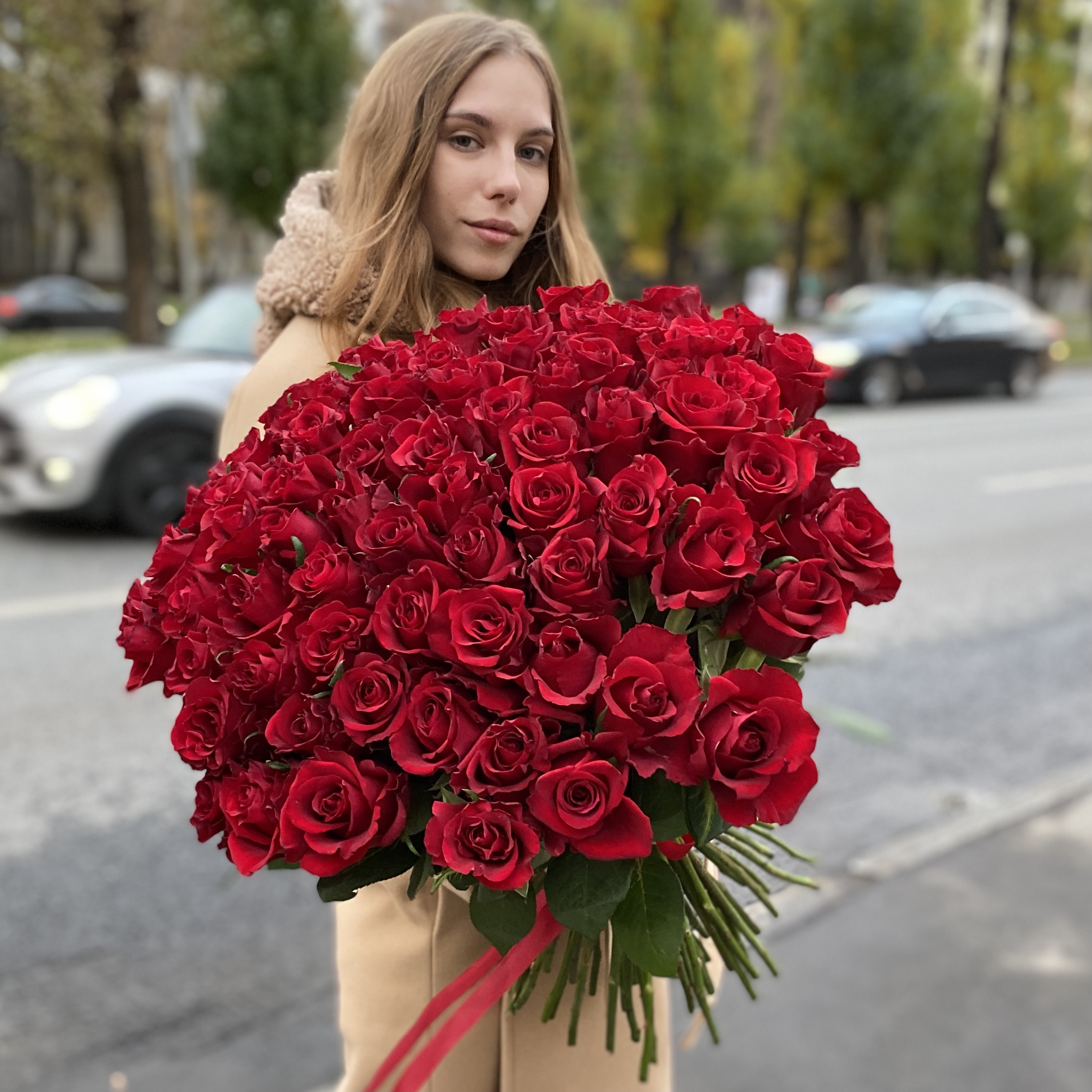 75 красных роз Эвер Ред 60 см