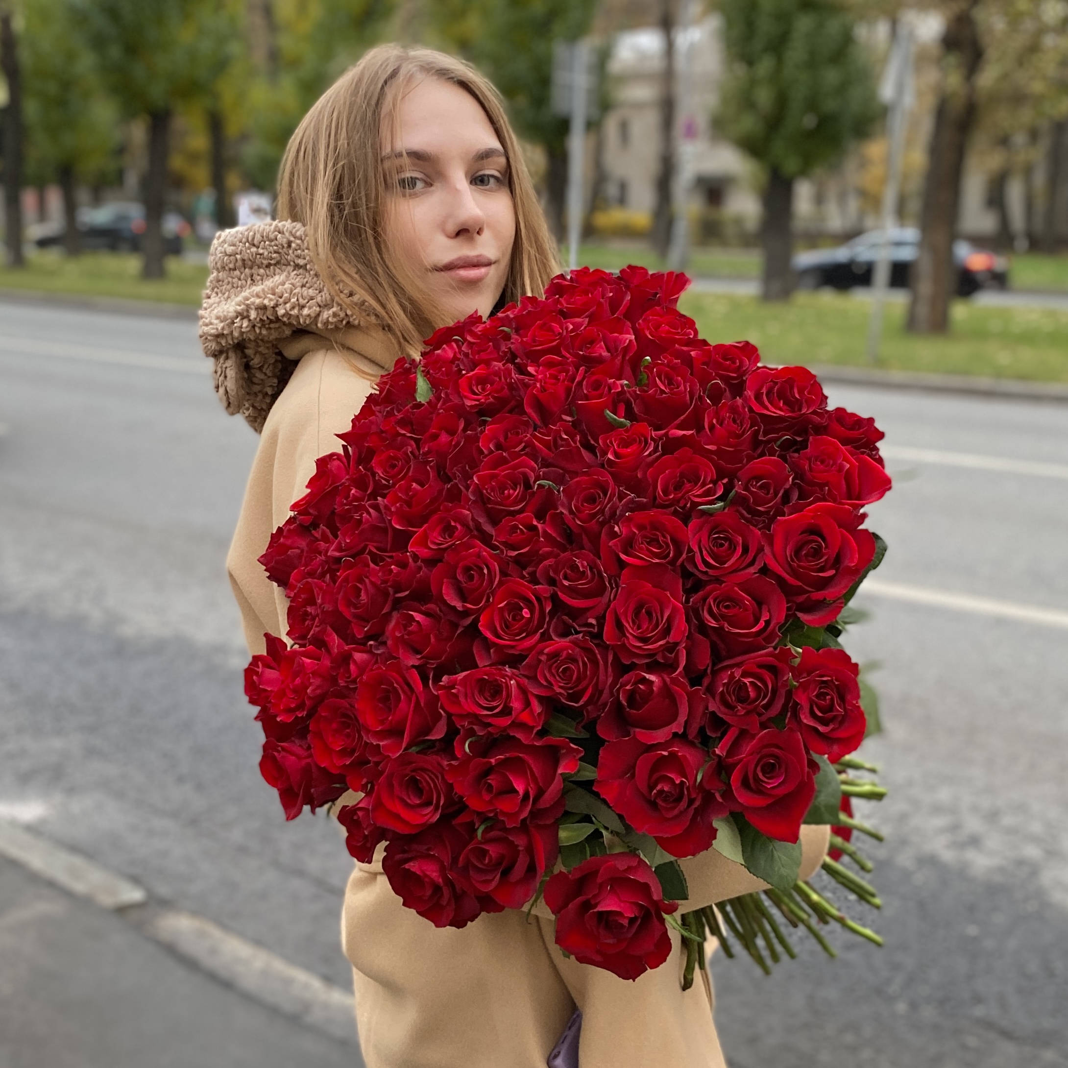 75 красных роз Эвер Ред 60 см