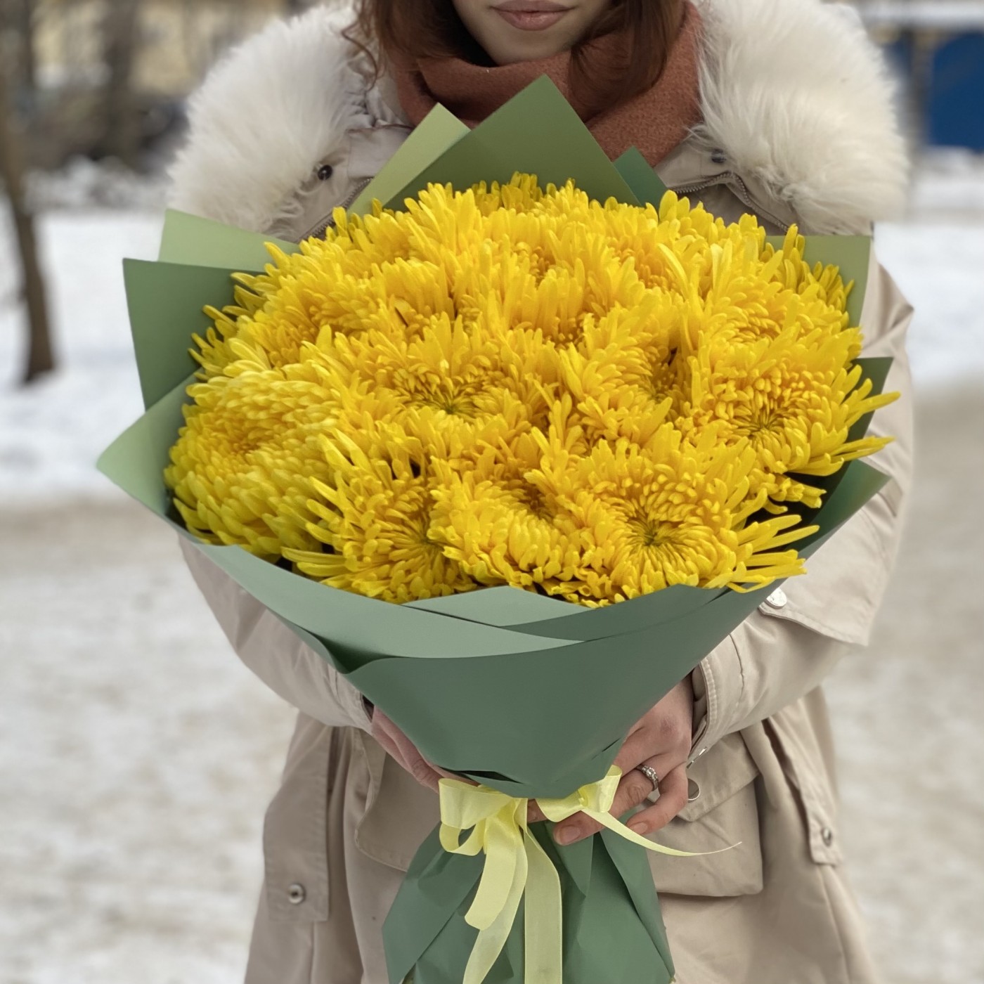 17 желтых хризантем